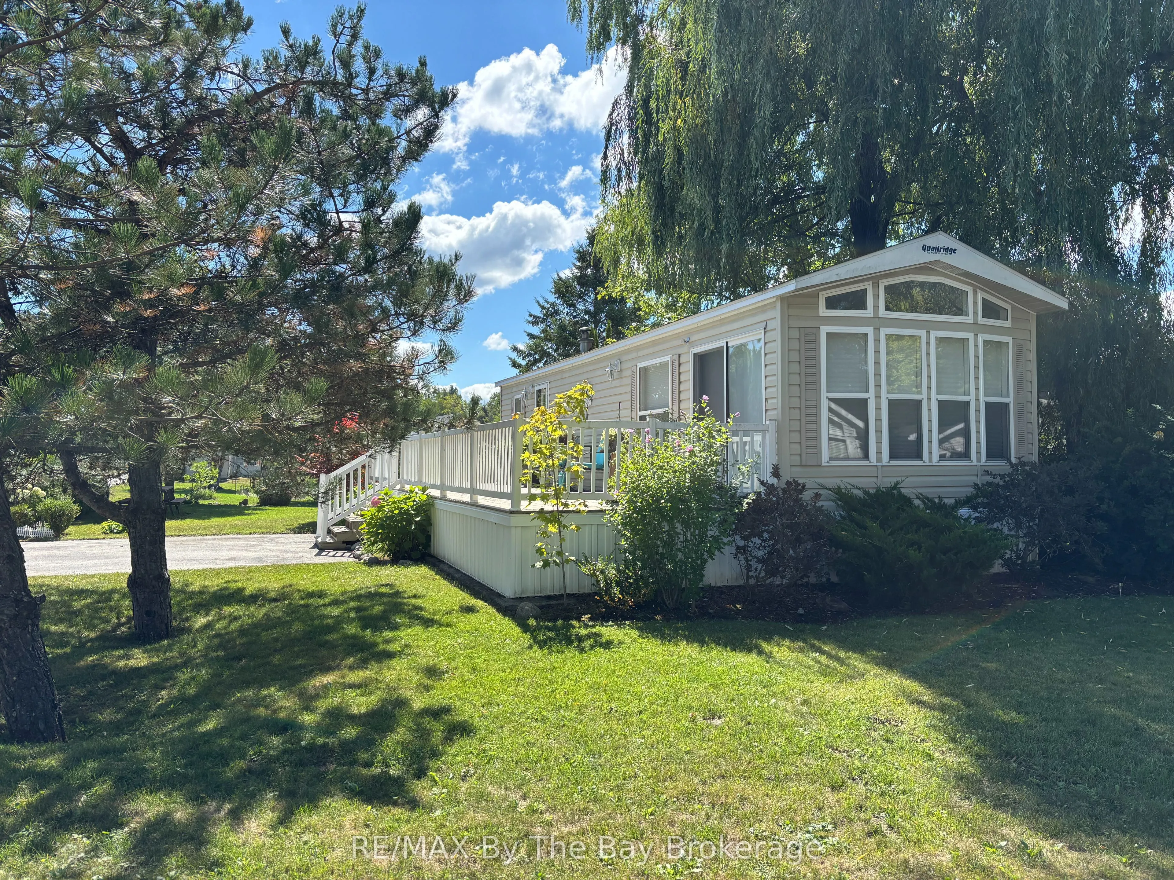 15 Huron Circle