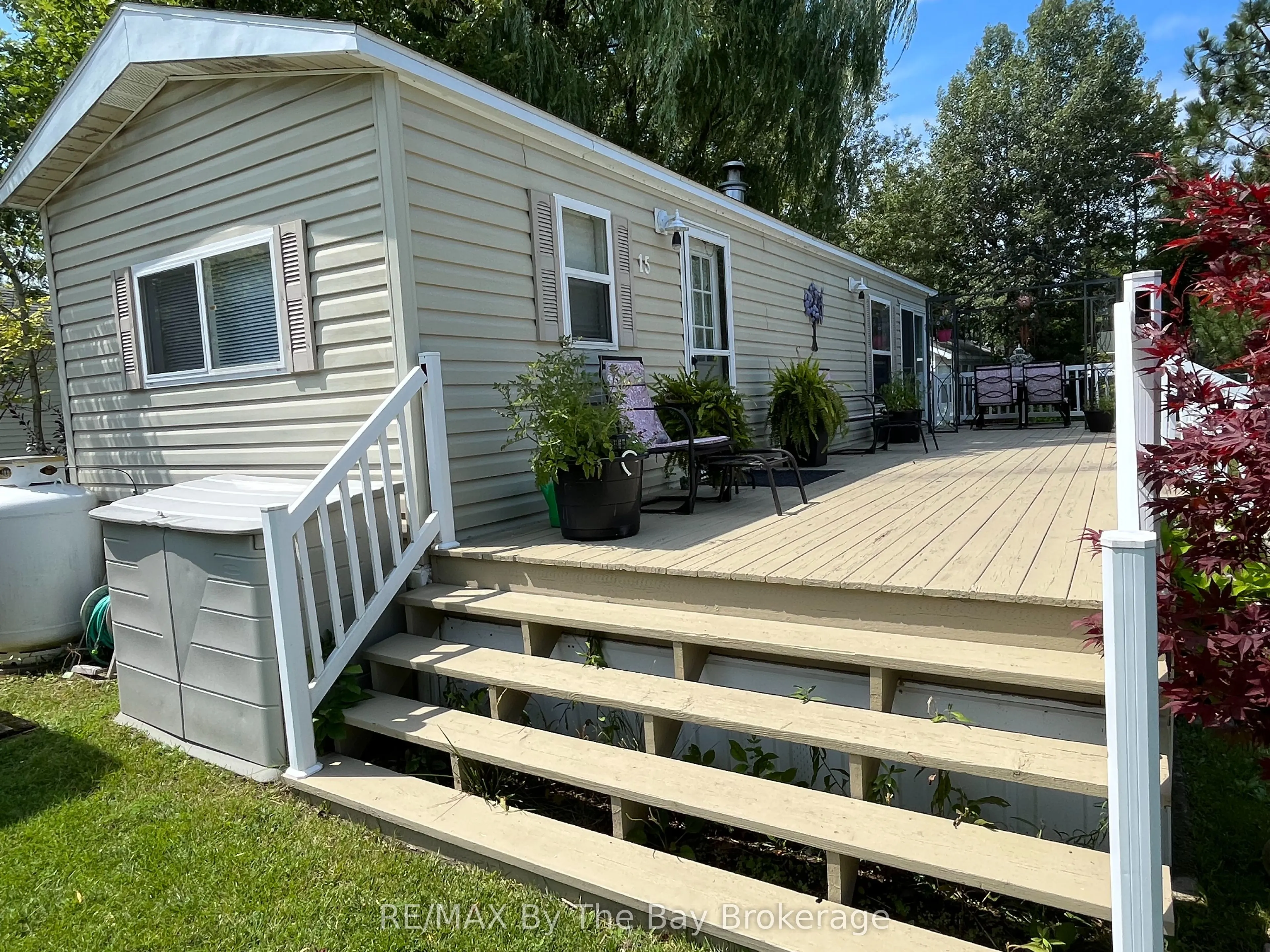 15 Huron Circle