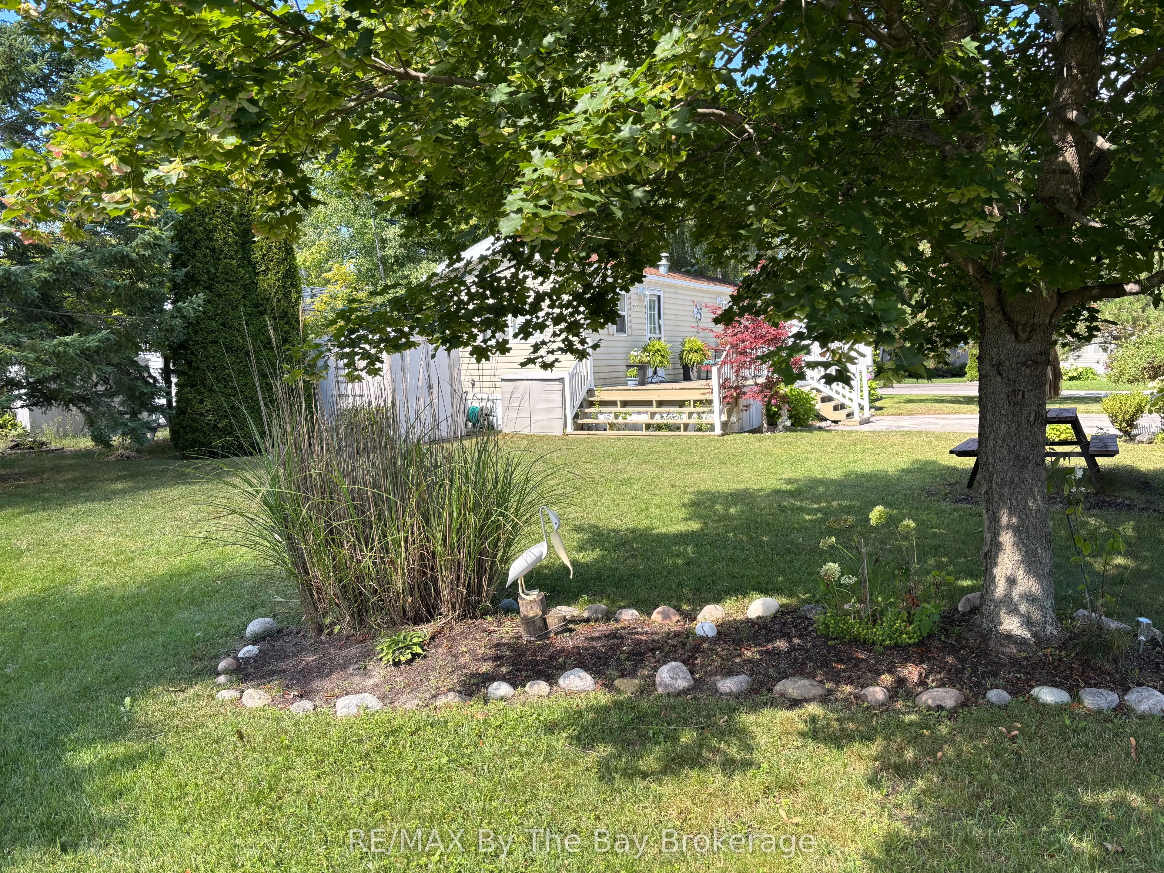 15 Huron Circle