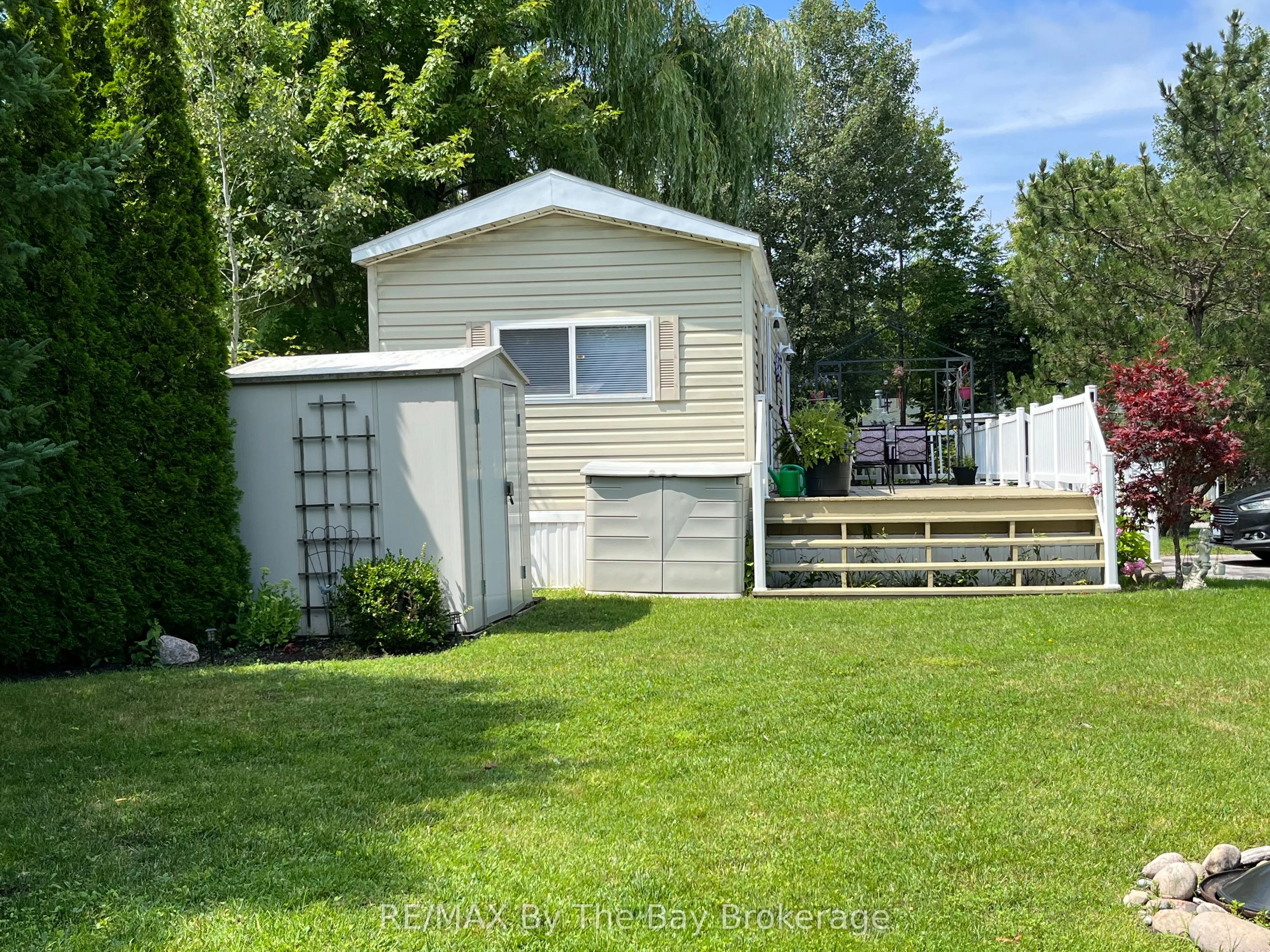 15 Huron Circle