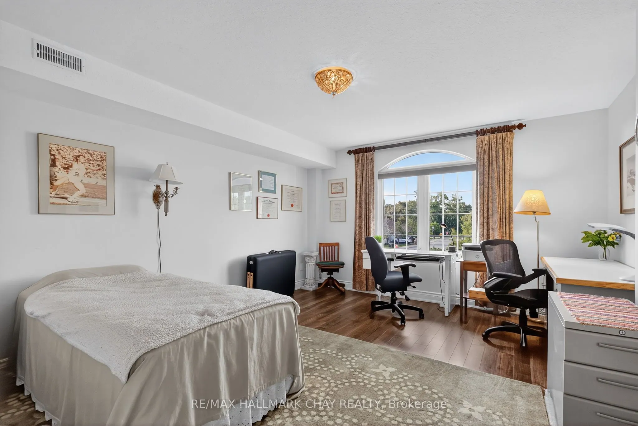 222 Steel Street, #10