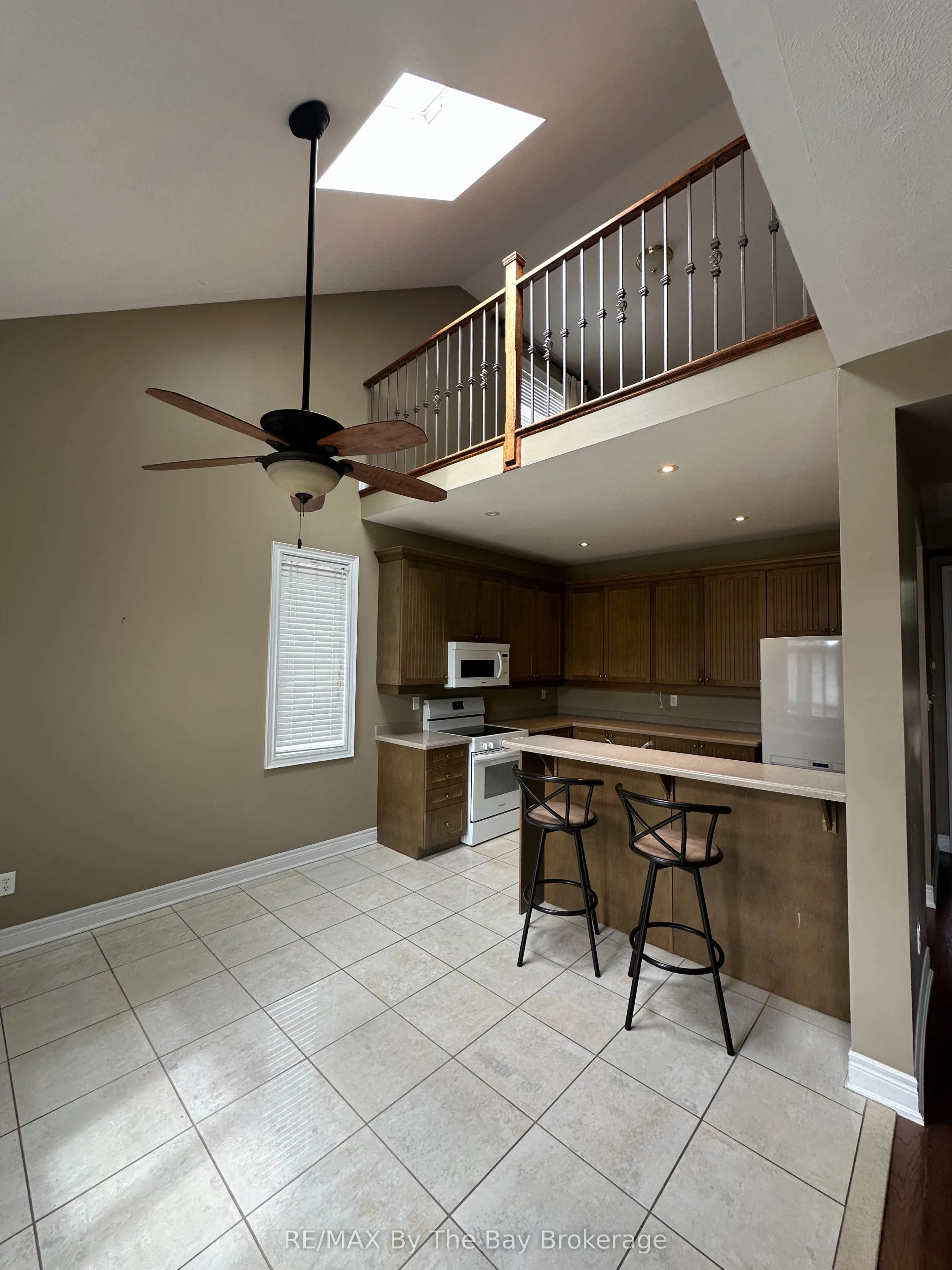 64 Oriole Crescent