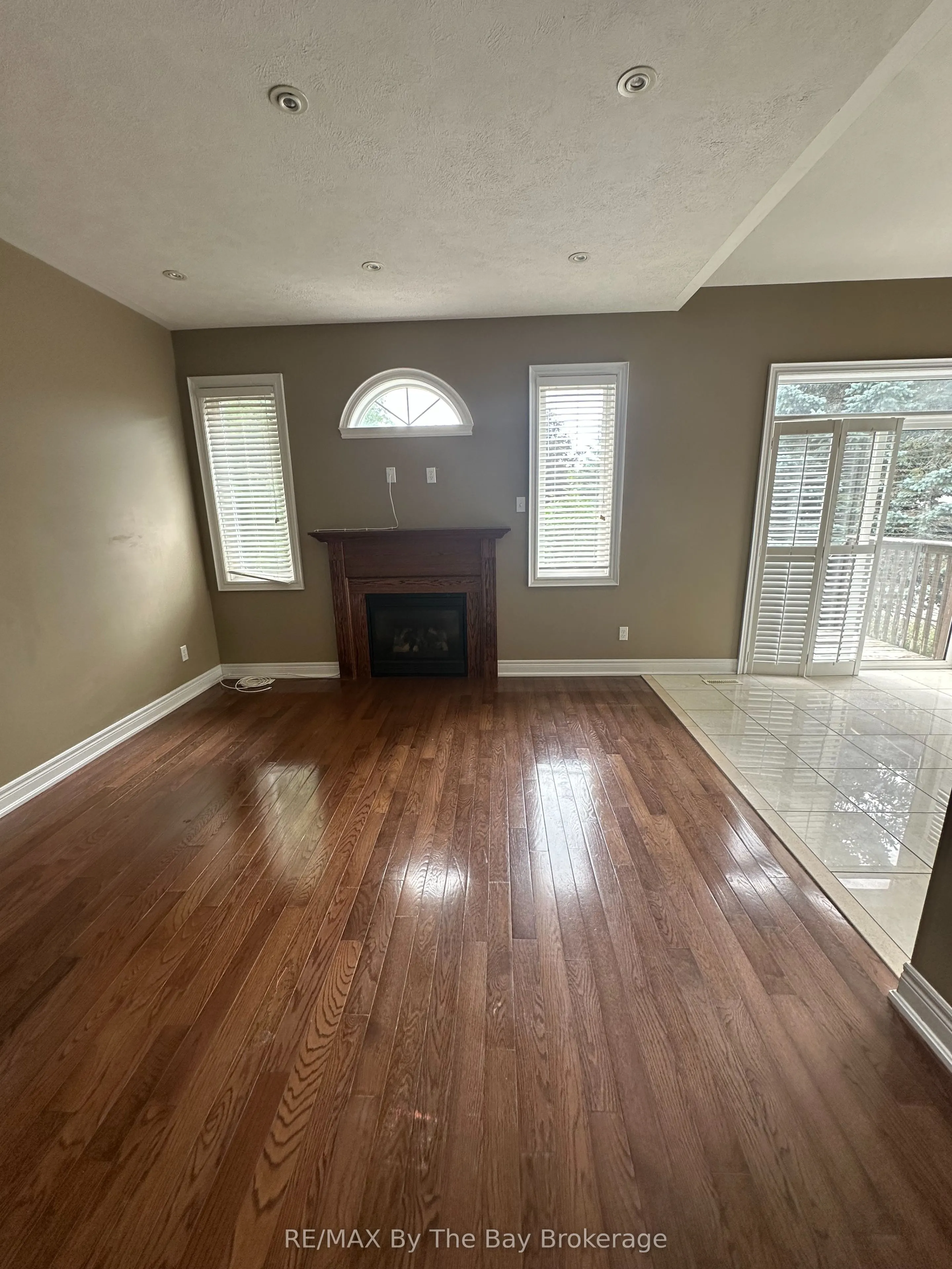 64 Oriole Crescent