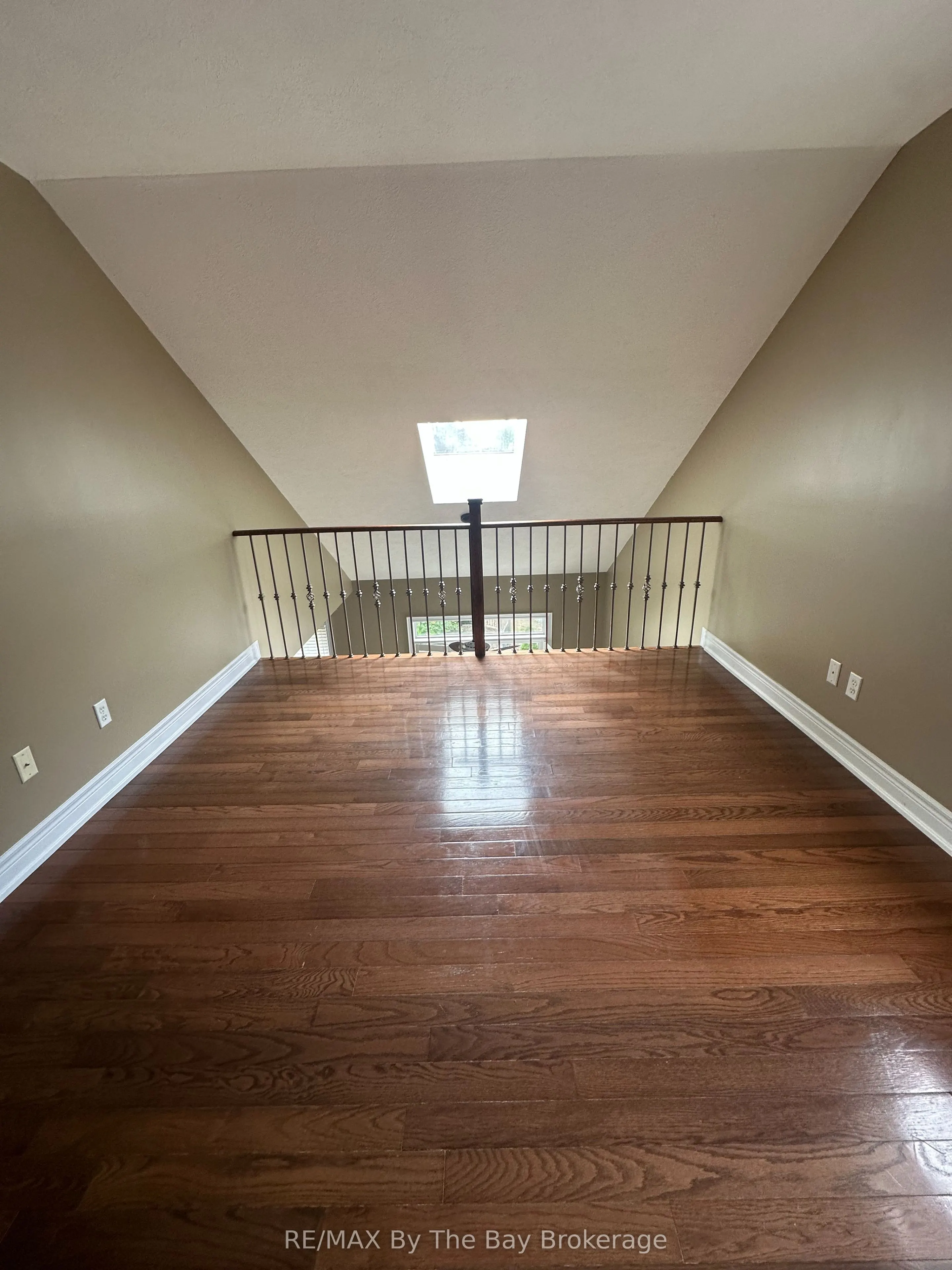 64 Oriole Crescent