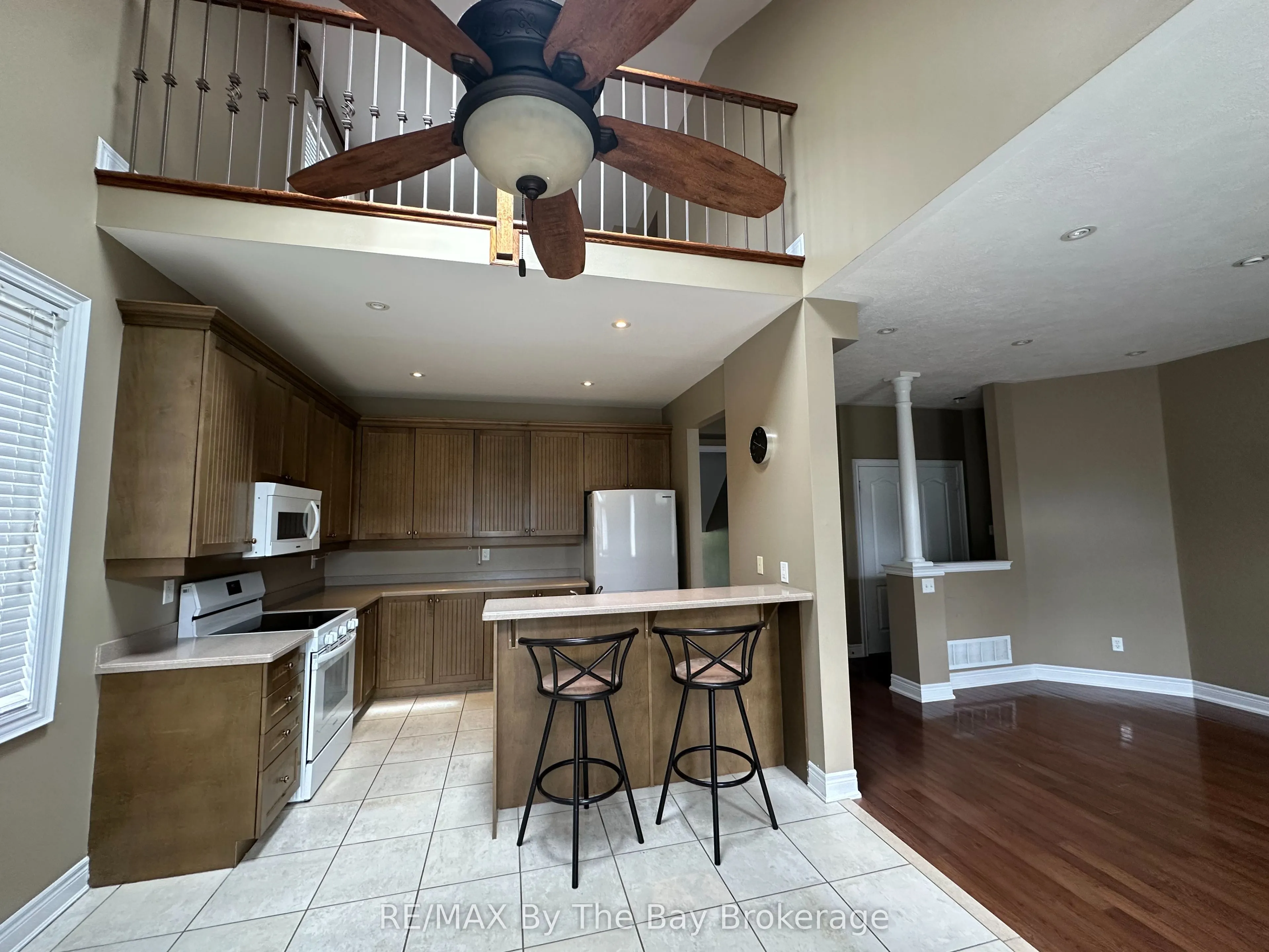 64 Oriole Crescent