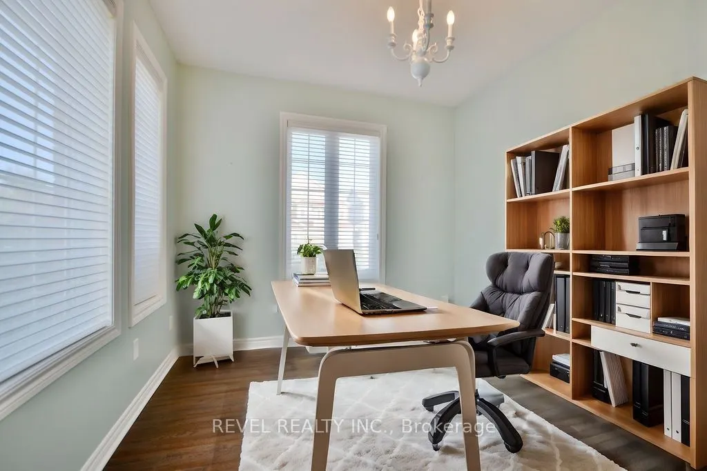 166 SUCCESSION Crescent