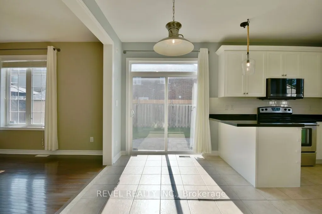 166 SUCCESSION Crescent