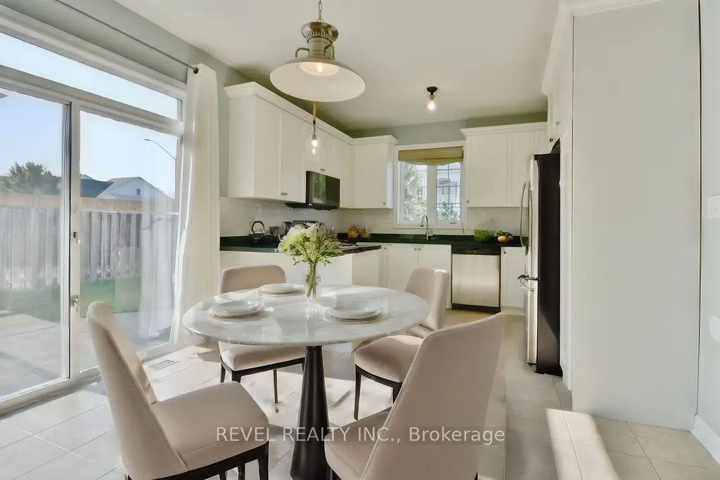 166 SUCCESSION Crescent