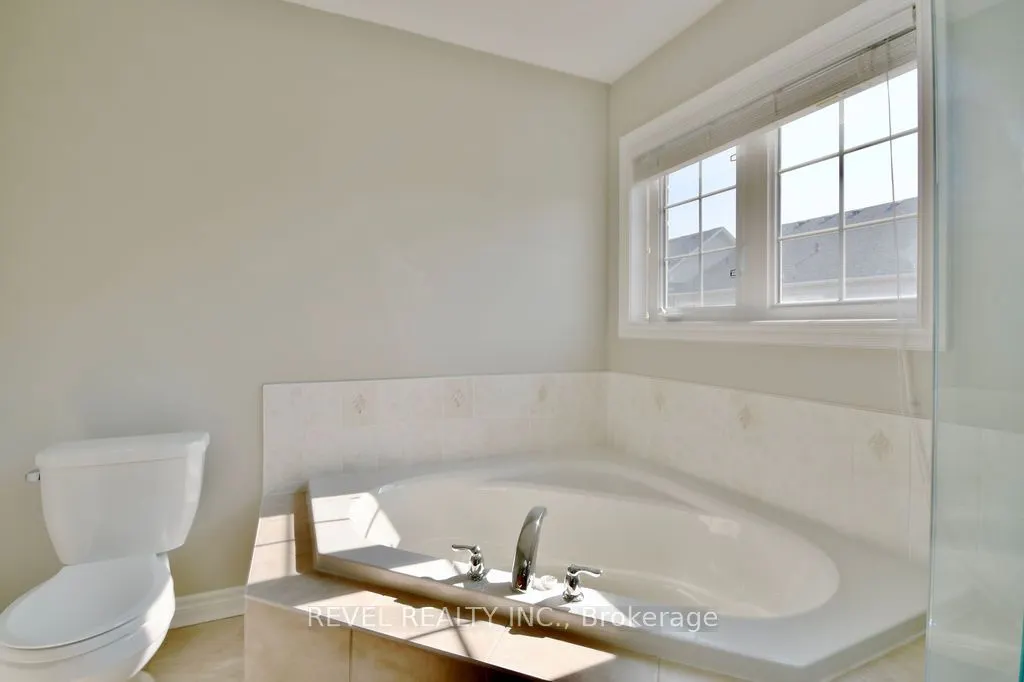 166 SUCCESSION Crescent