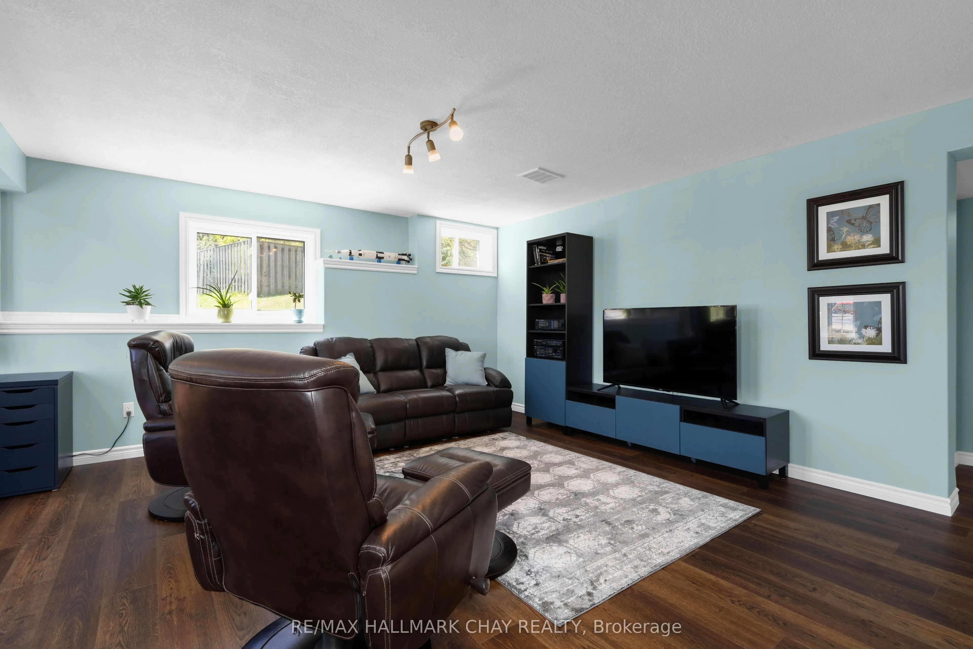 8 Ash Court