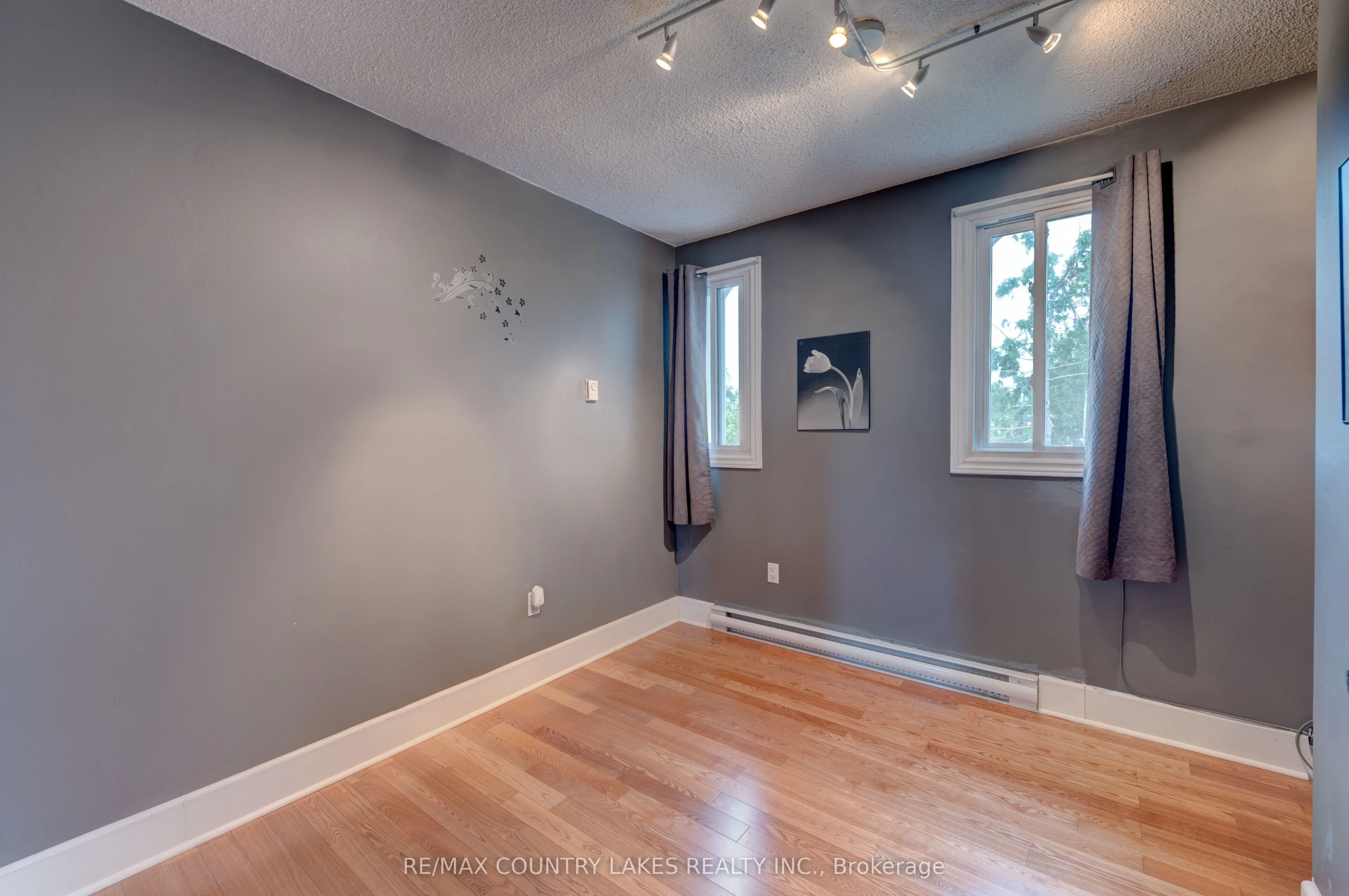 4 Paradise Boulevard, #1