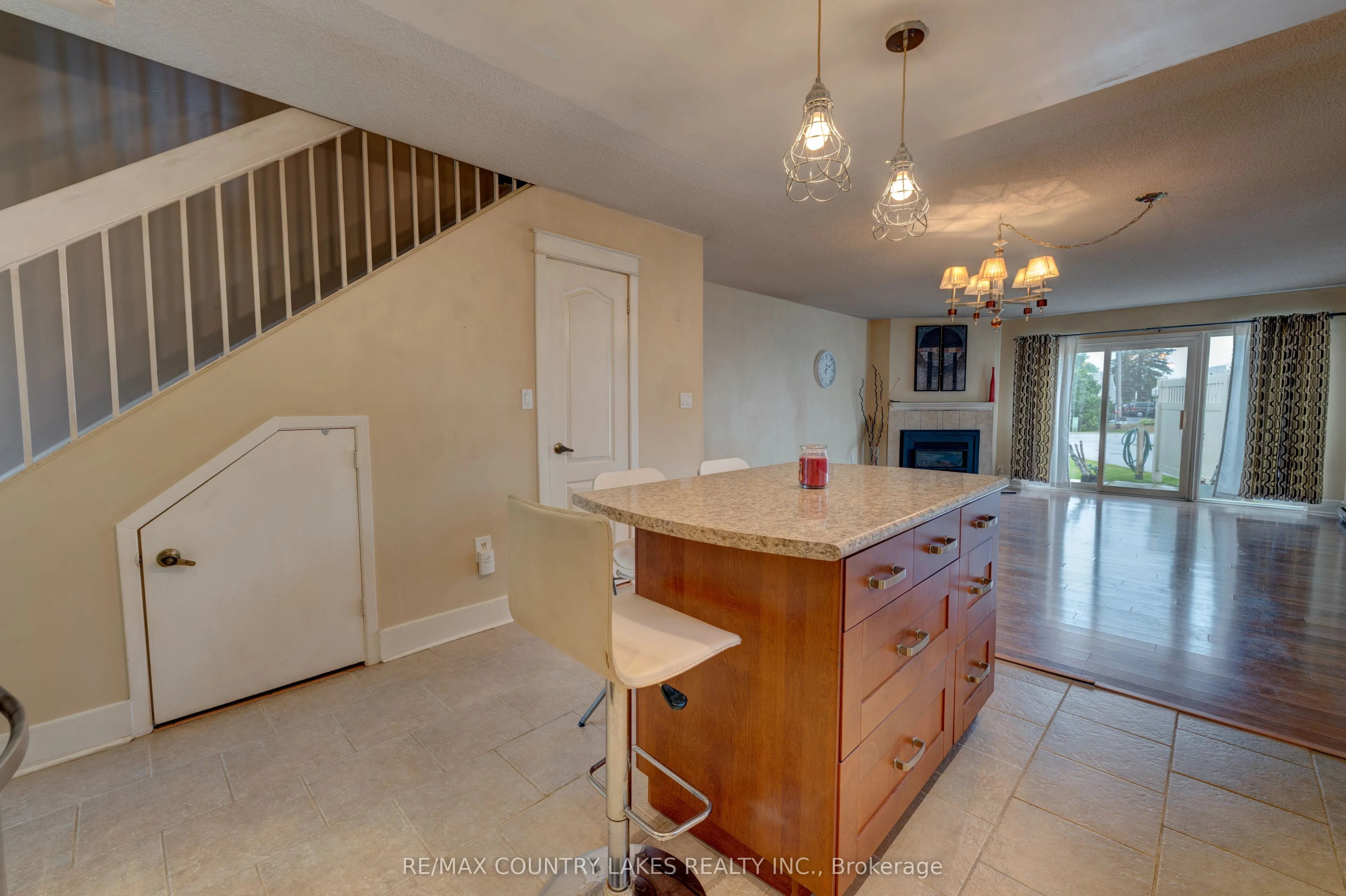 4 Paradise Boulevard, #1