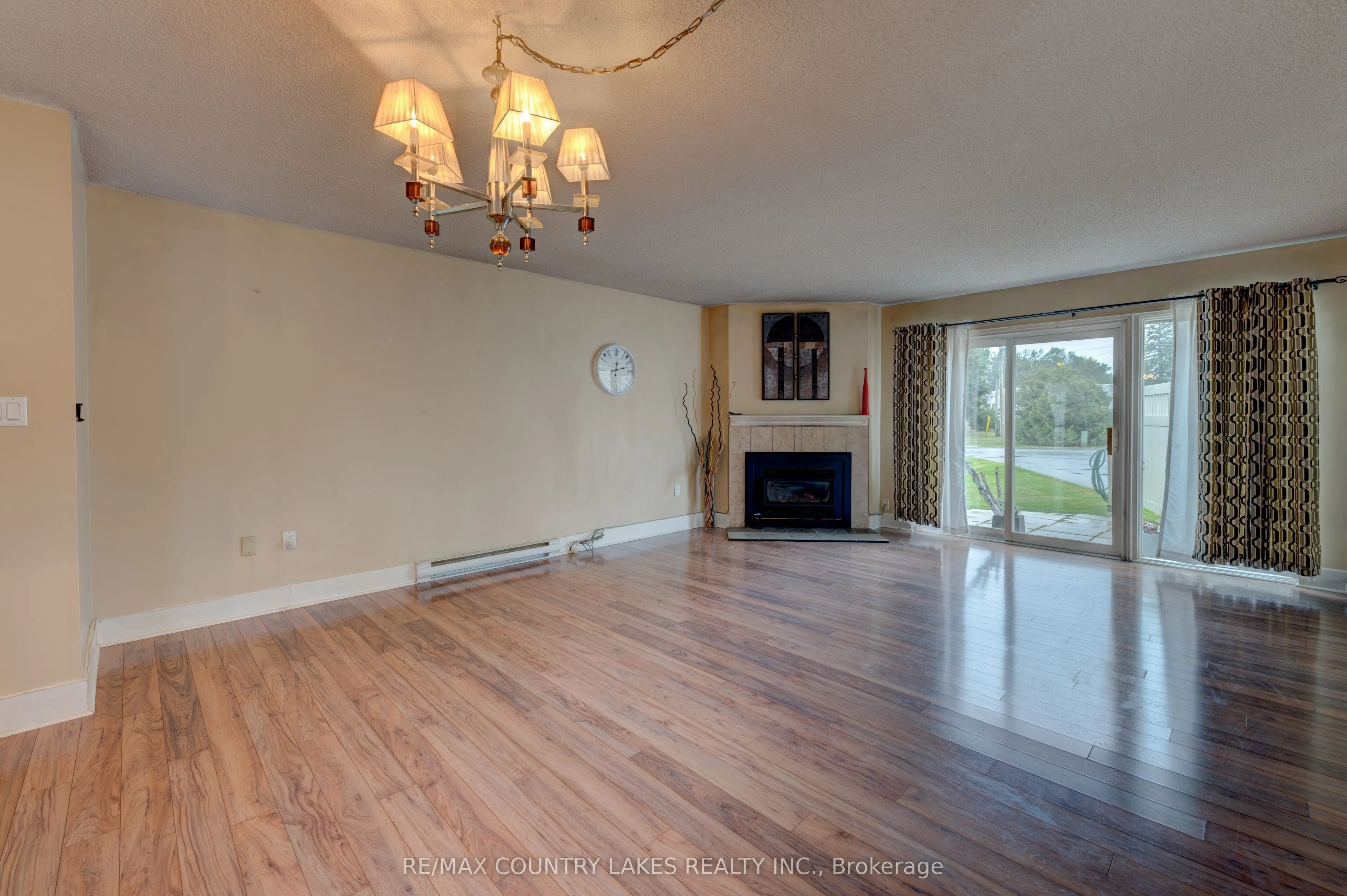 4 Paradise Boulevard, #1