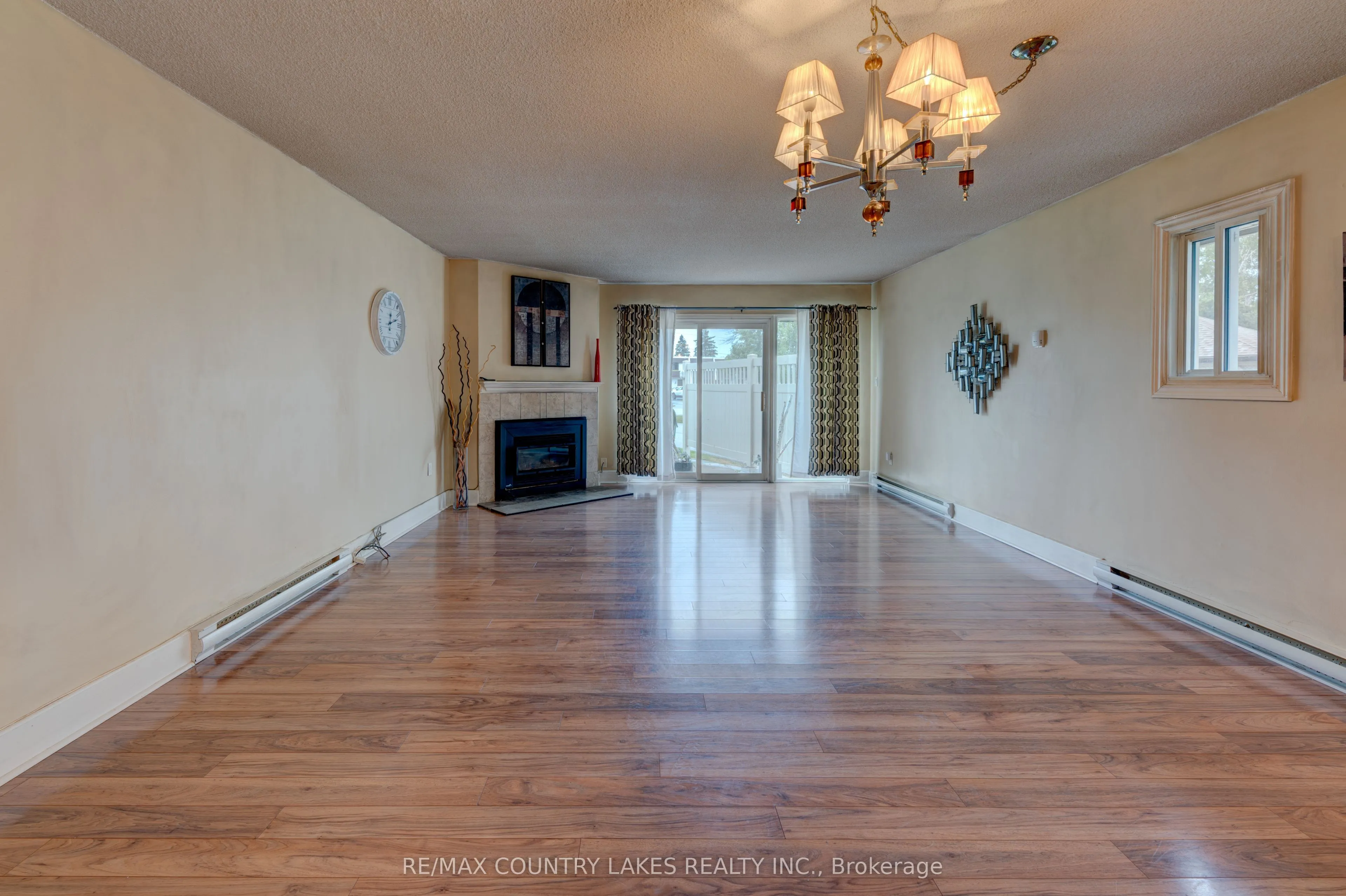 4 Paradise Boulevard, #1
