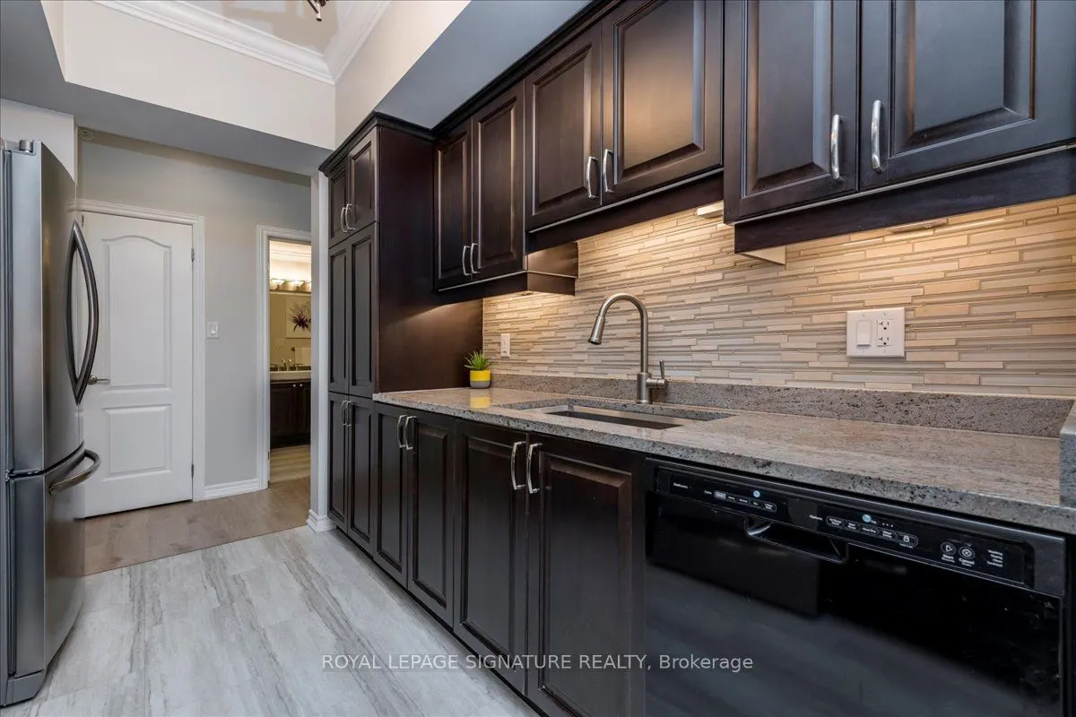 45 Ferndale Drive S, #301