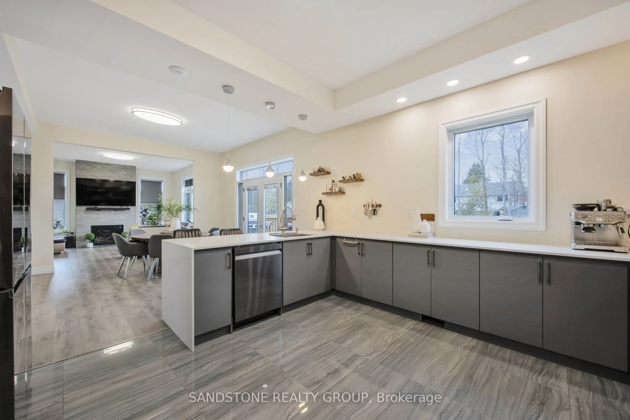 6 Dorothys Drive