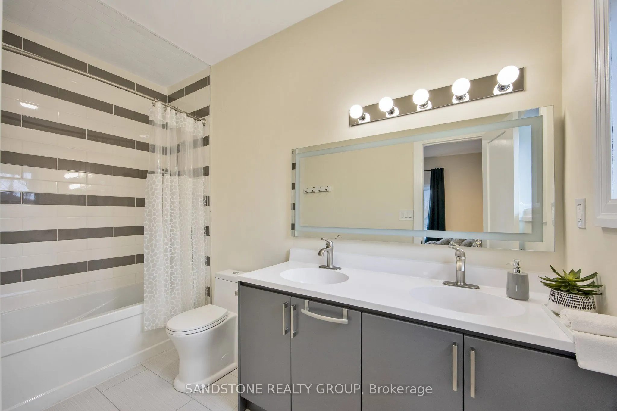 6 Dorothys Drive
