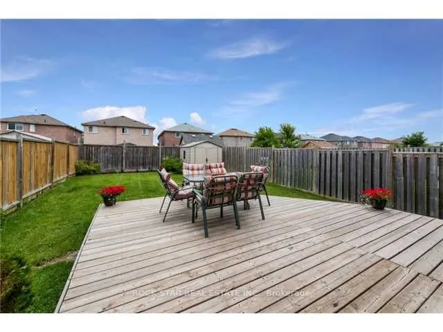 25 Raymond Crescent