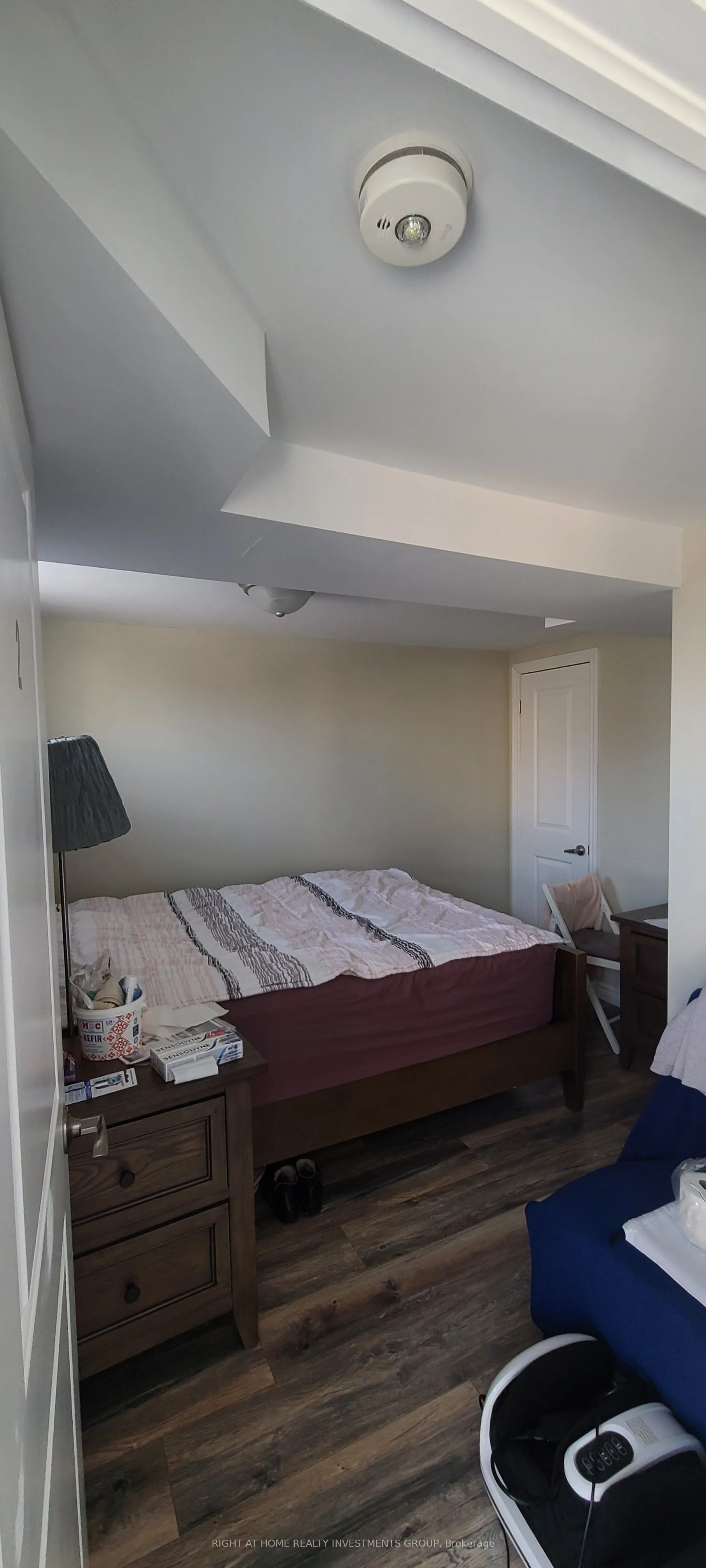 15B Cundles Road E