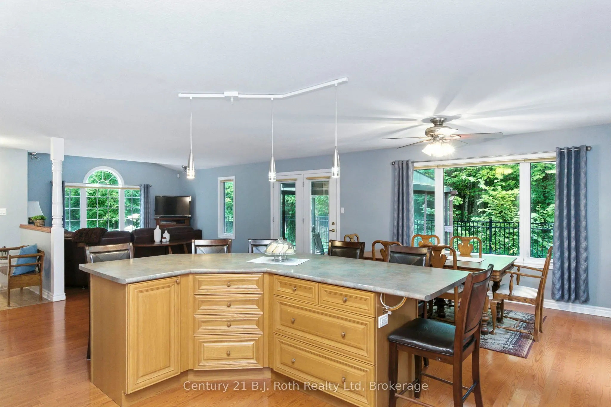 1749 Golf Link Road