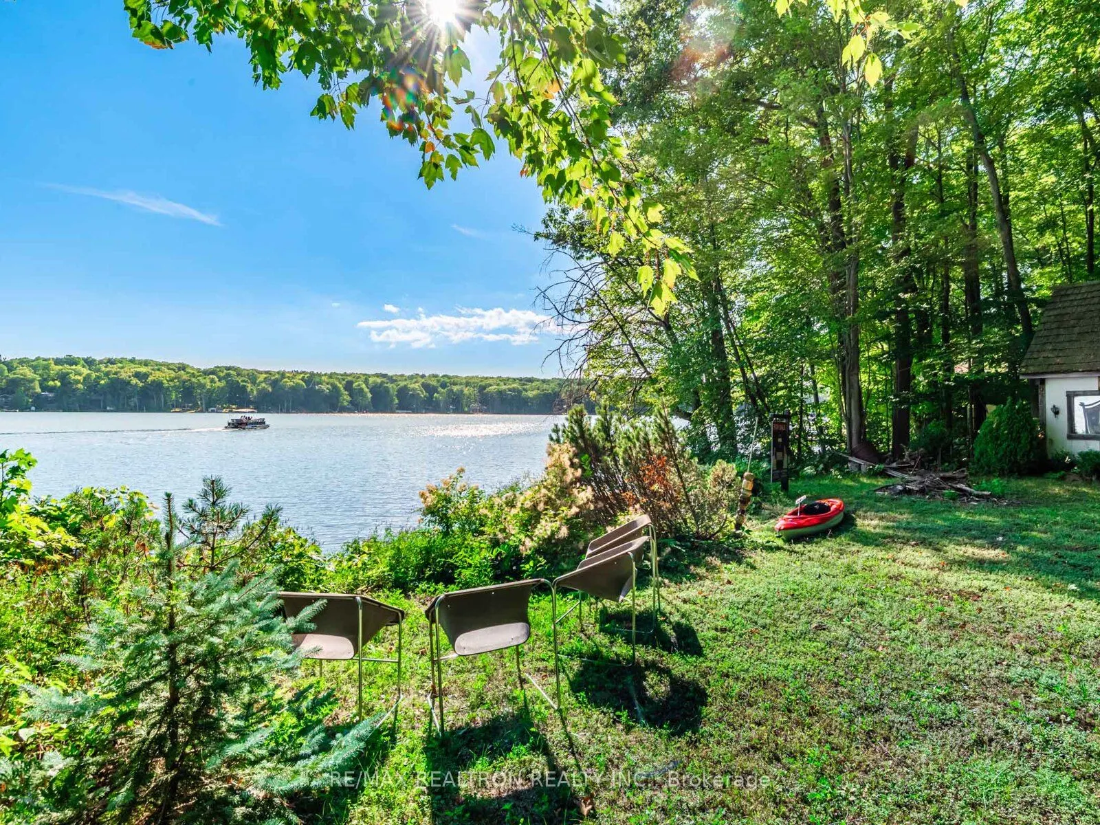 102-104 Farlain Lake Road E