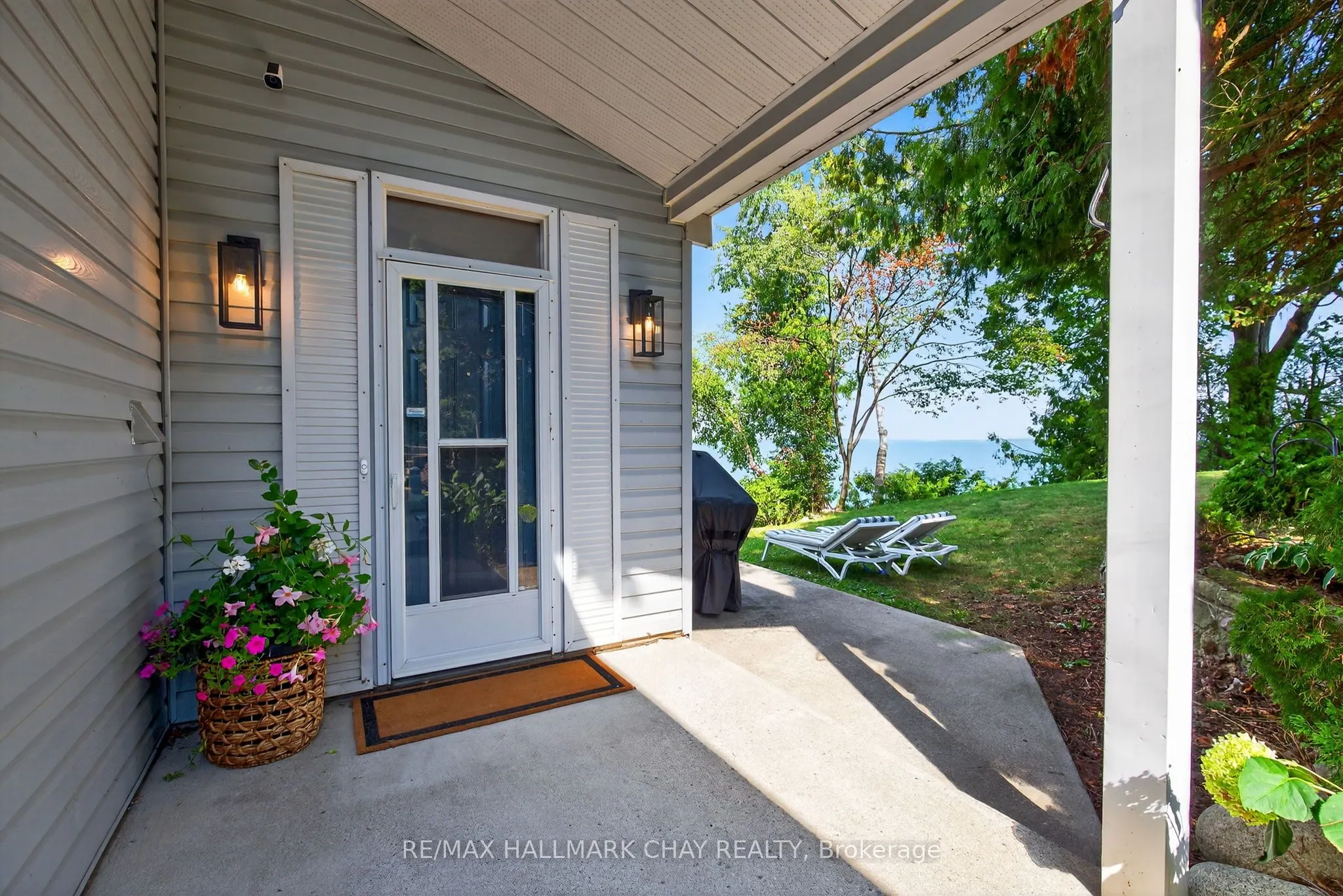 43 Moon Point Drive