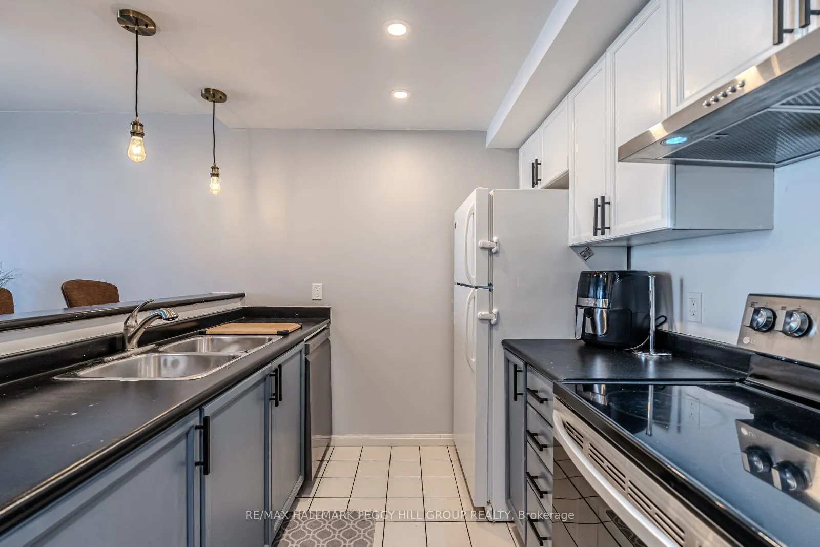 75 Ellen Street, #1406