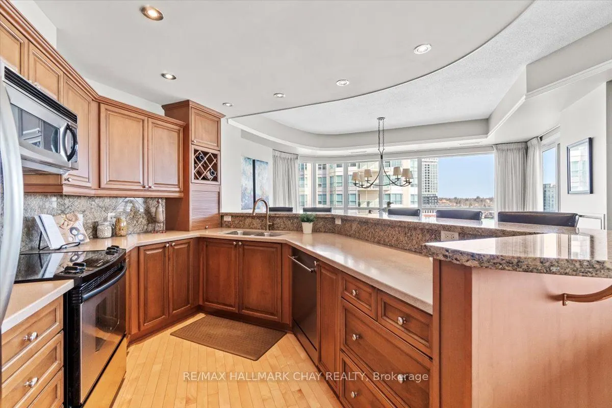 2 Toronto Street, #1209