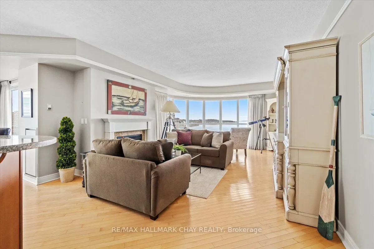 2 Toronto Street, #1209