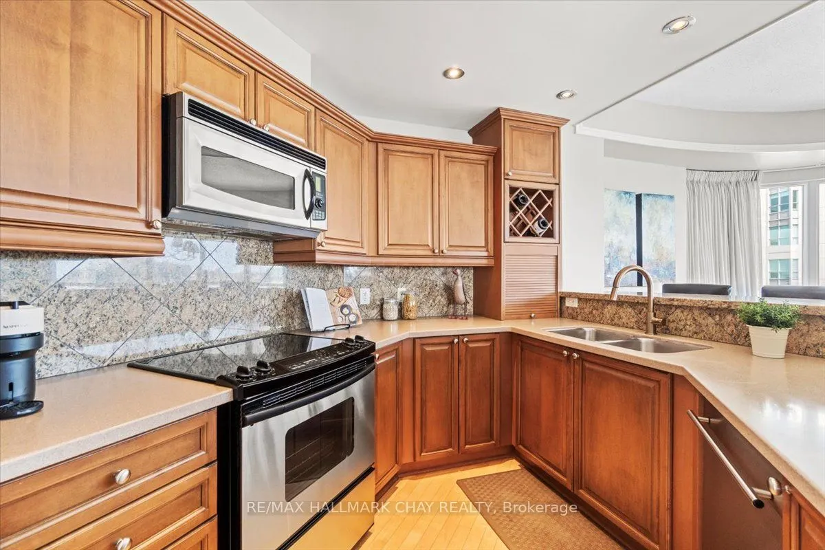 2 Toronto Street, #1209