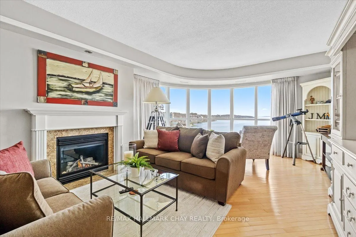 2 Toronto Street, #1209
