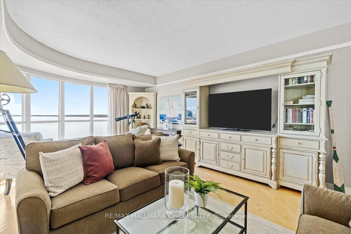 2 Toronto Street, #1209