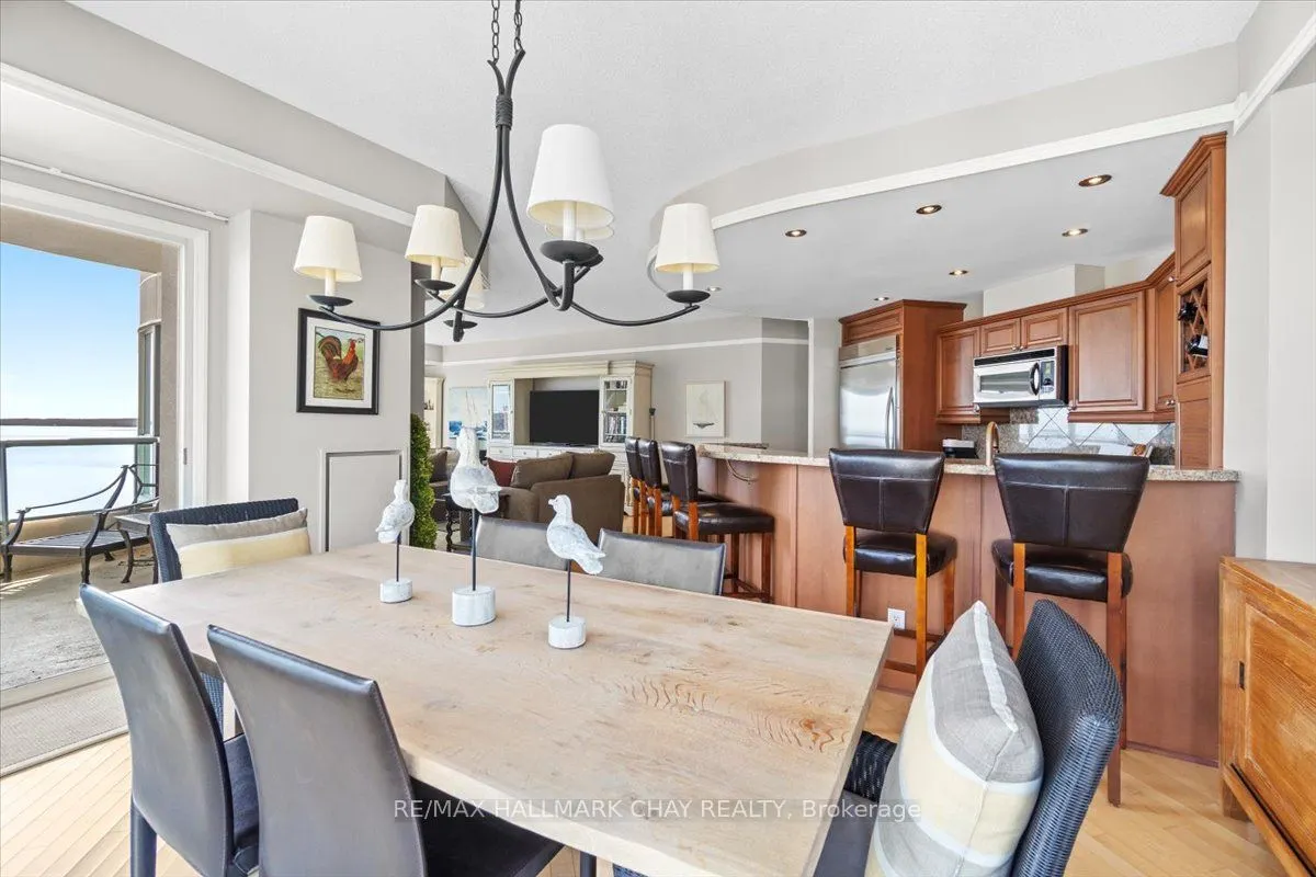 2 Toronto Street, #1209