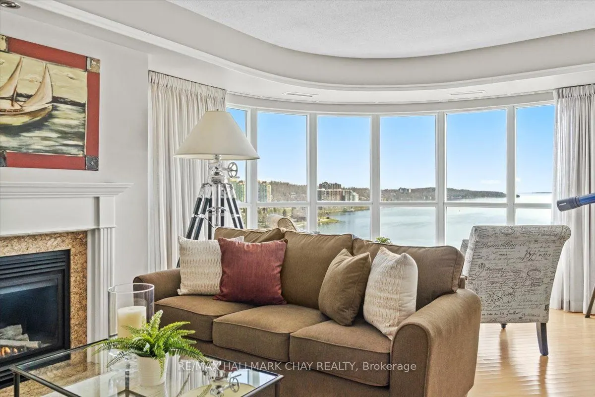 2 Toronto Street, #1209