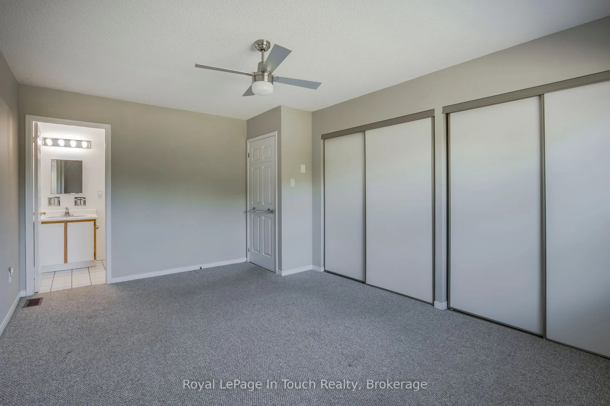 696 King Street, #32