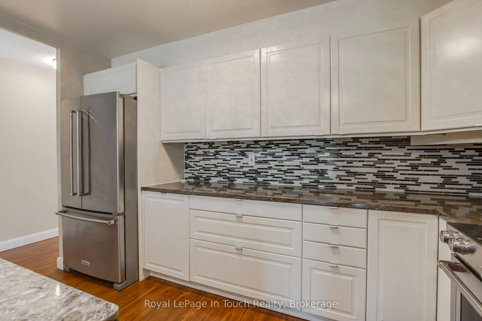 696 King Street, #32