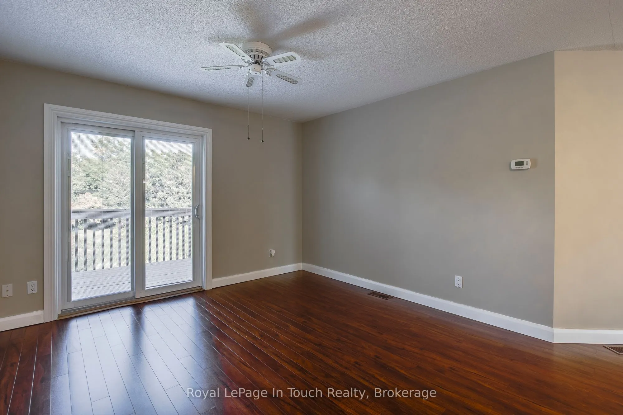 696 King Street, #32