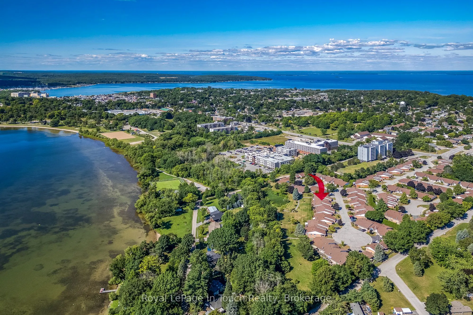 696 King Street, #32