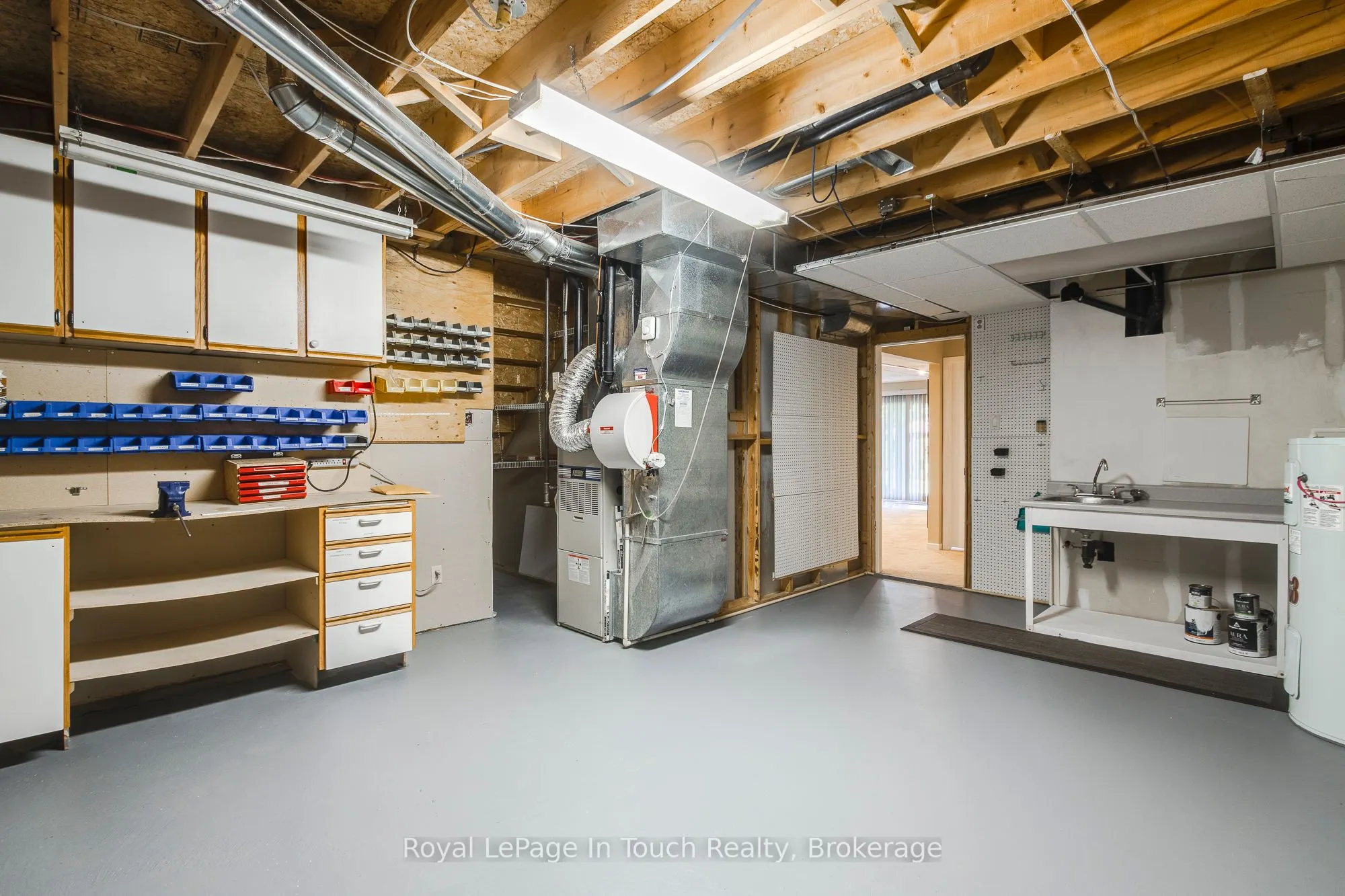 696 King Street, #32