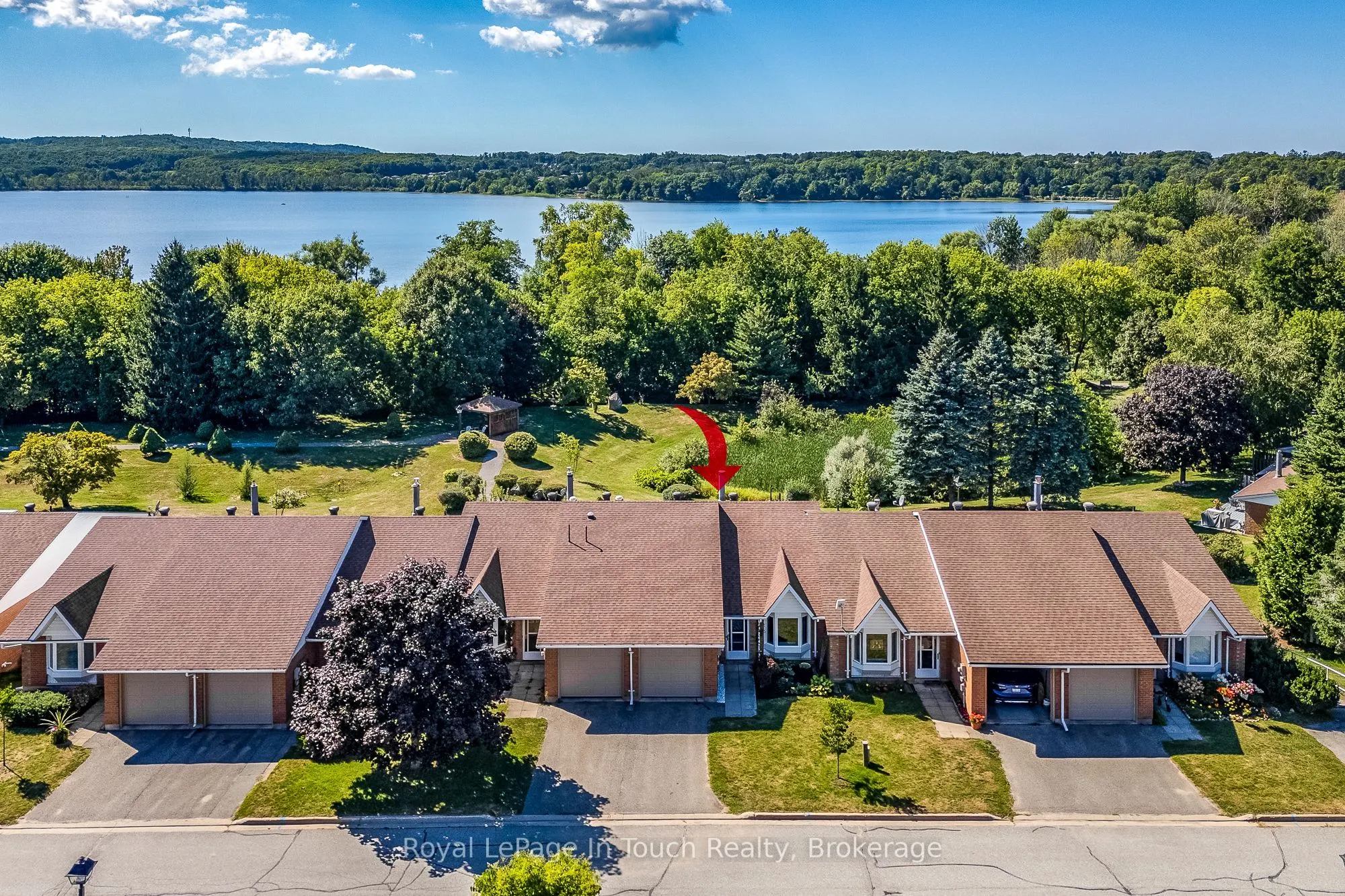 696 King Street, #32