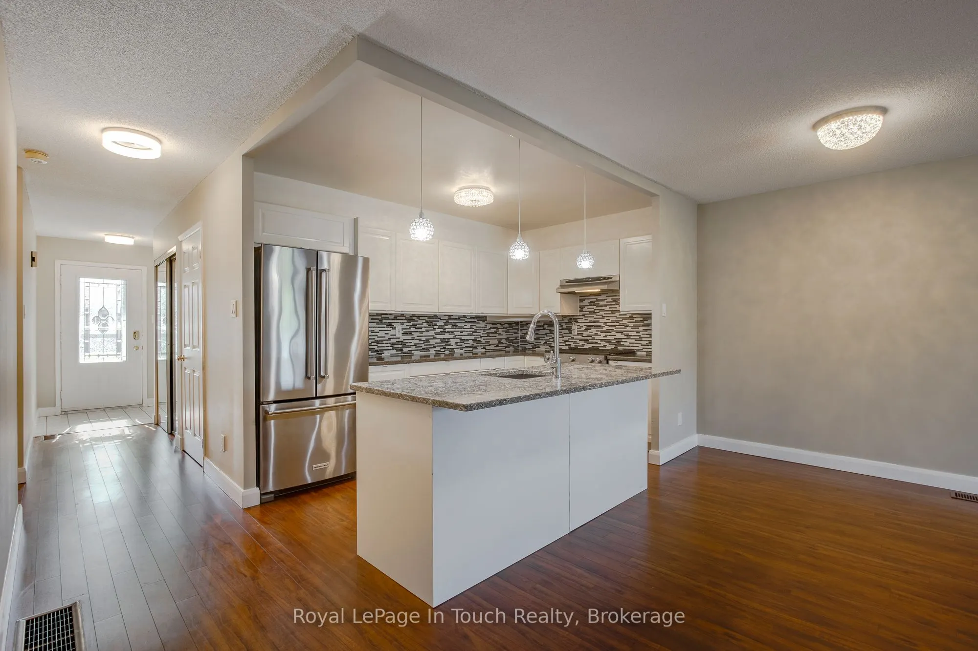 696 King Street, #32