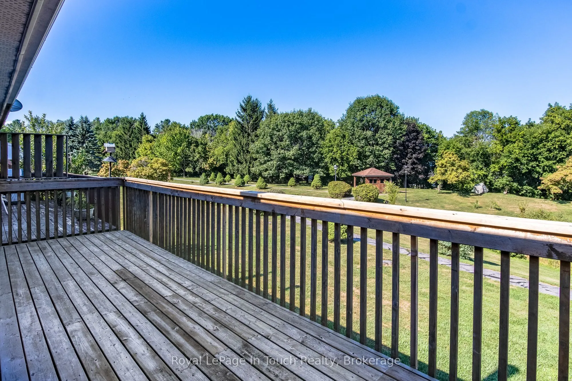 696 King Street, #32