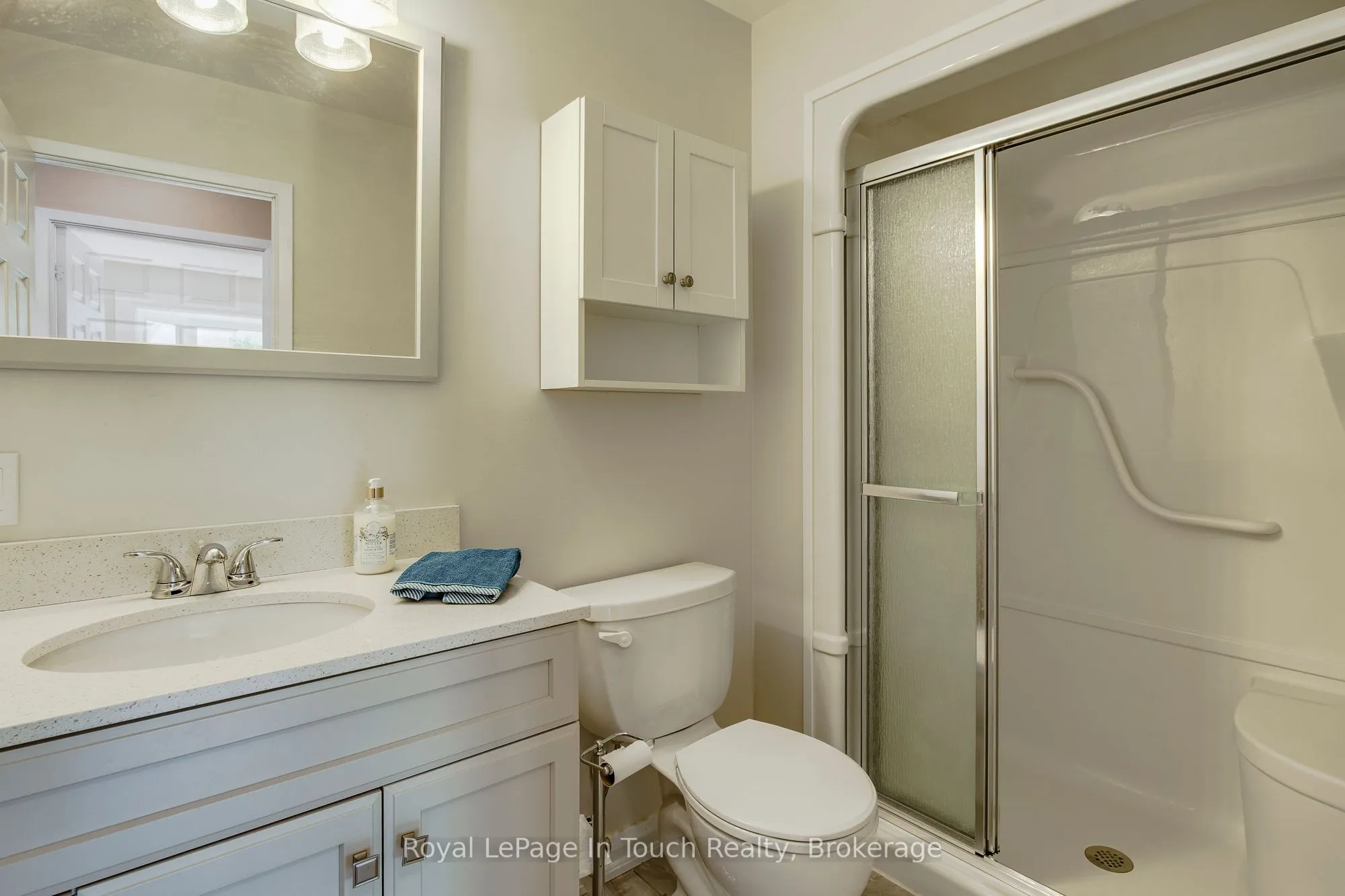 696 King Street, #32