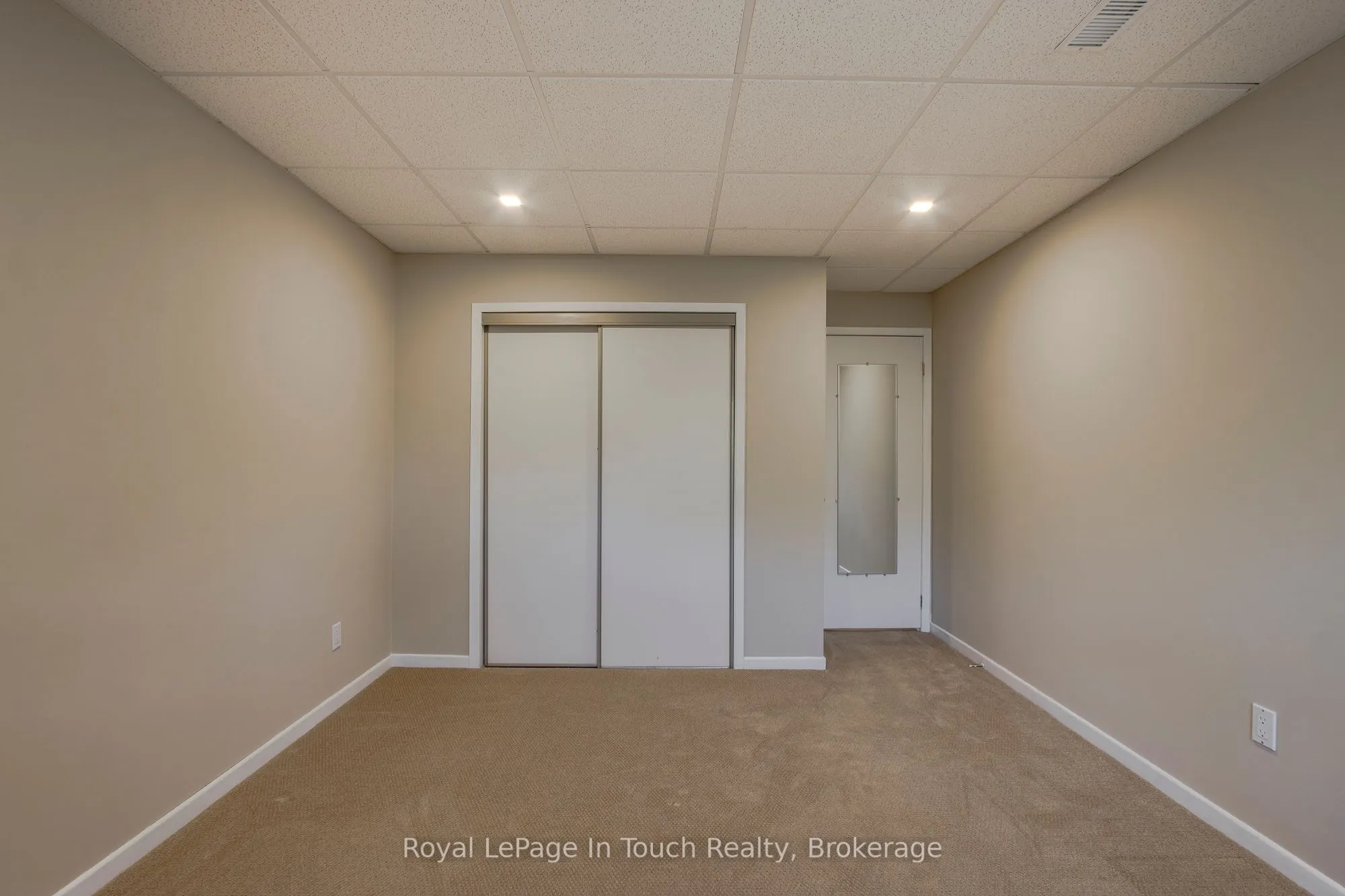 696 King Street, #32