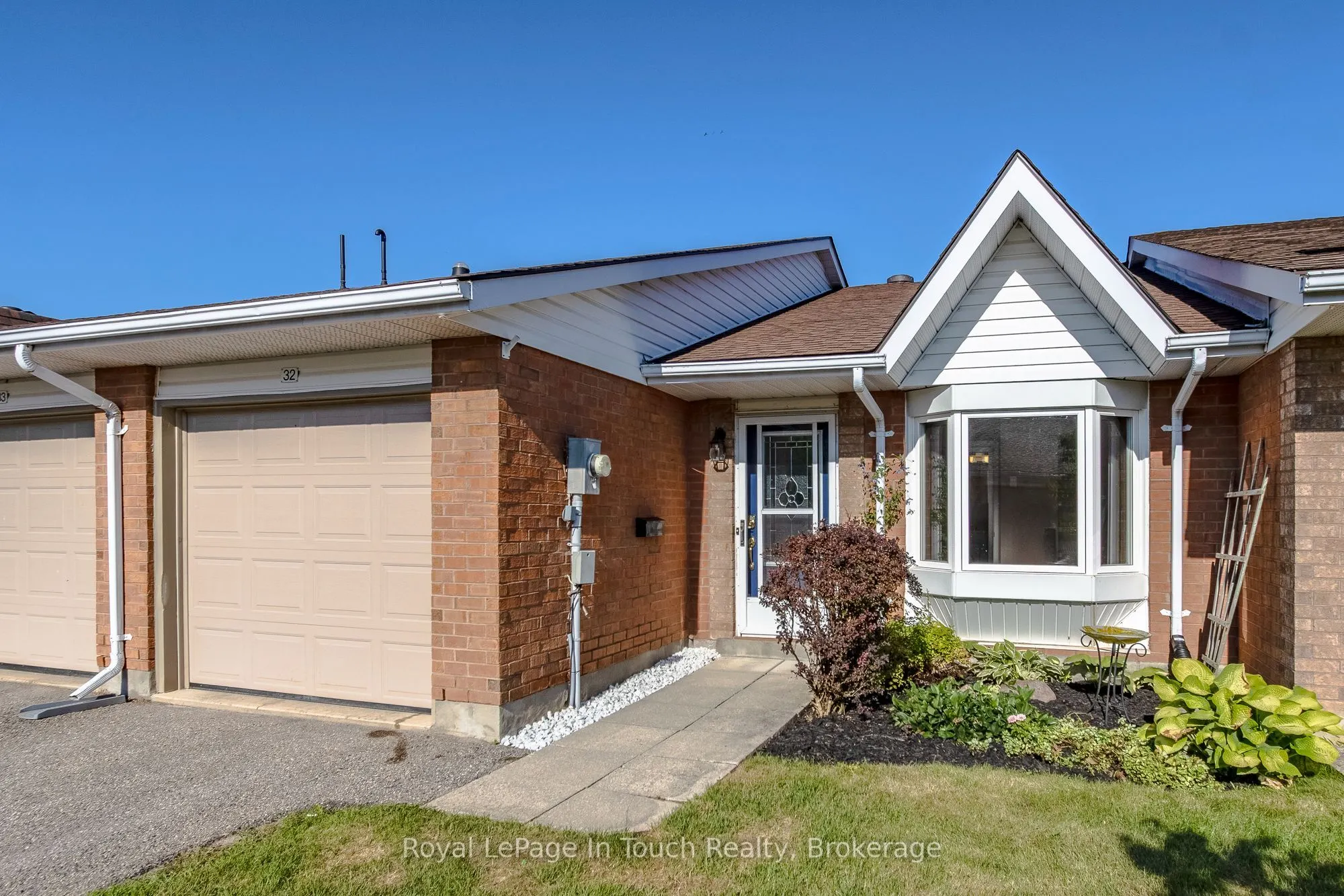 696 King Street, #32