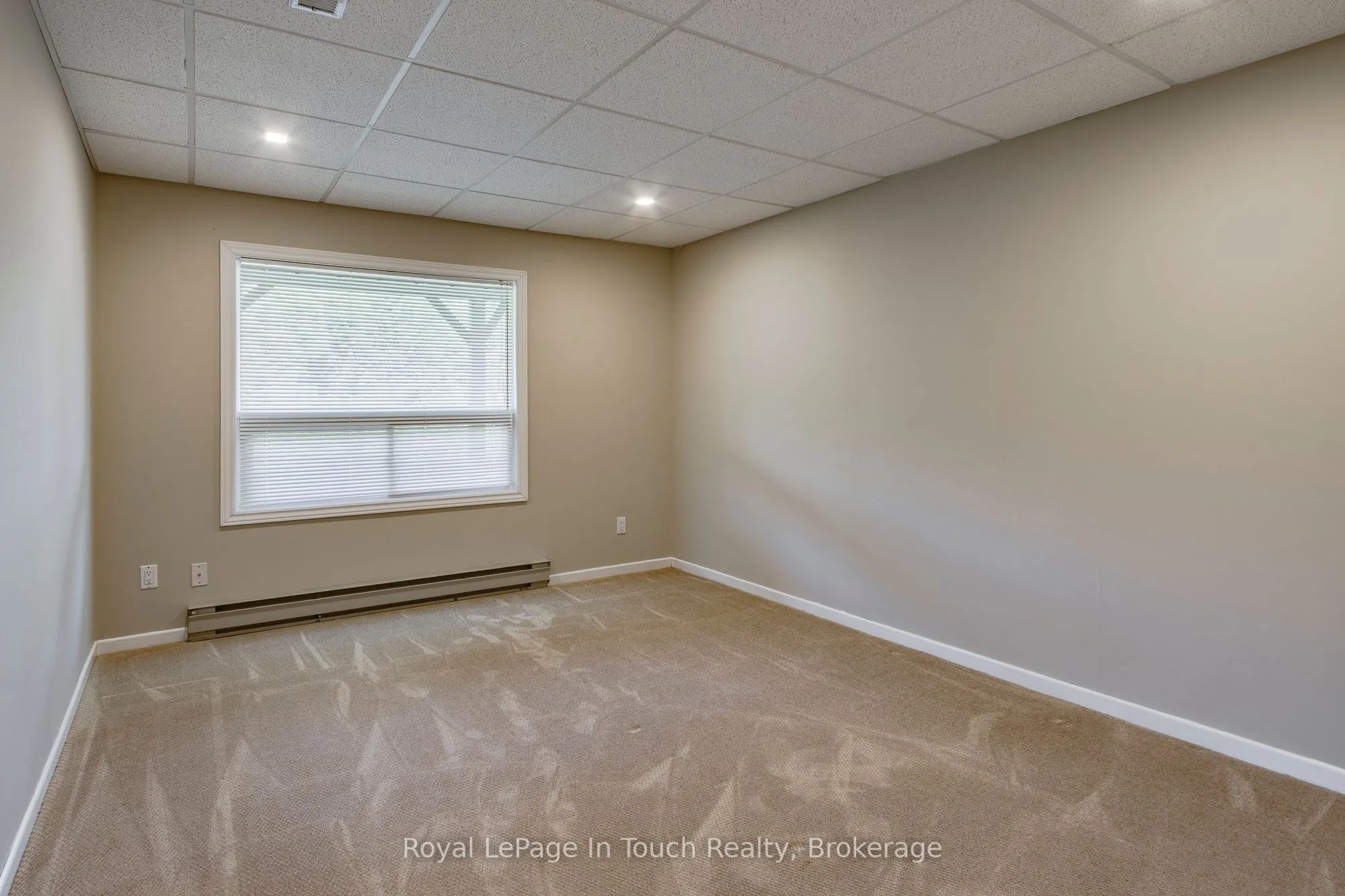696 King Street, #32