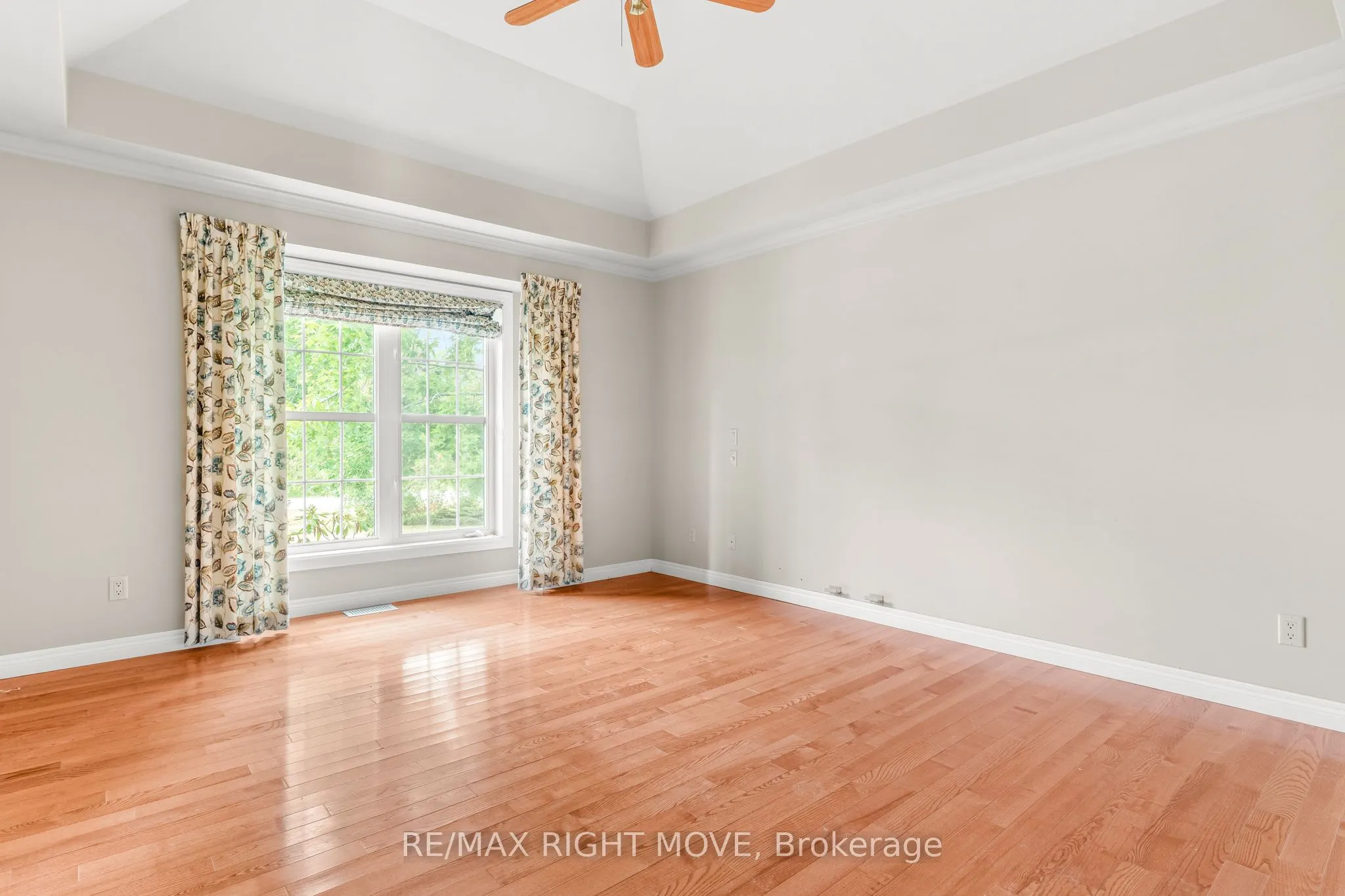 3 Thicketwood Place E