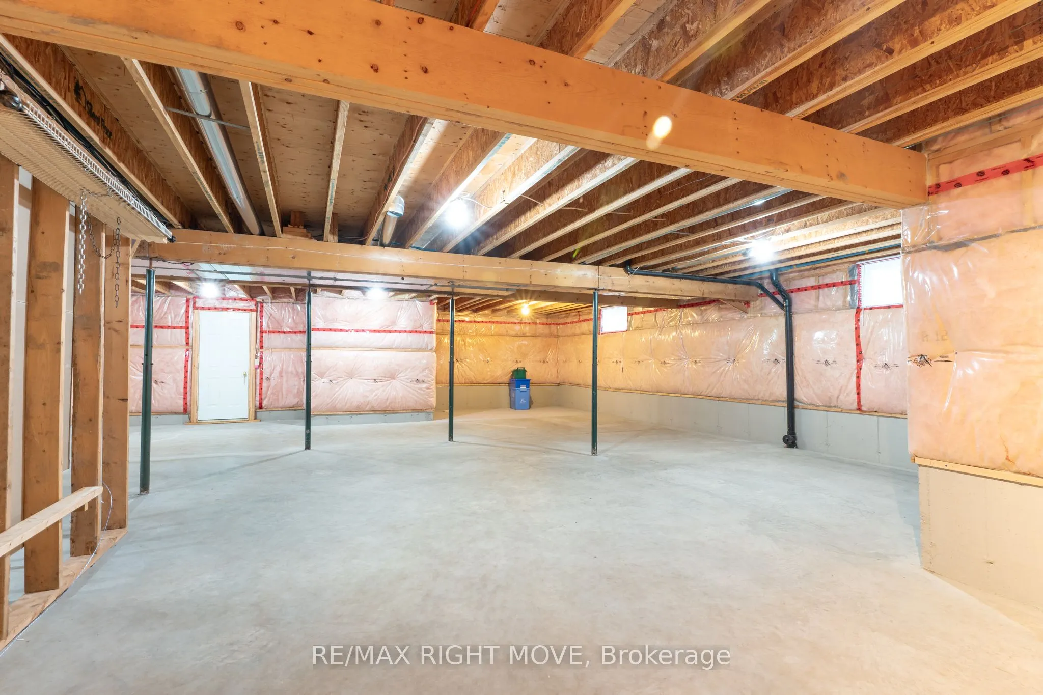 3 Thicketwood Place E
