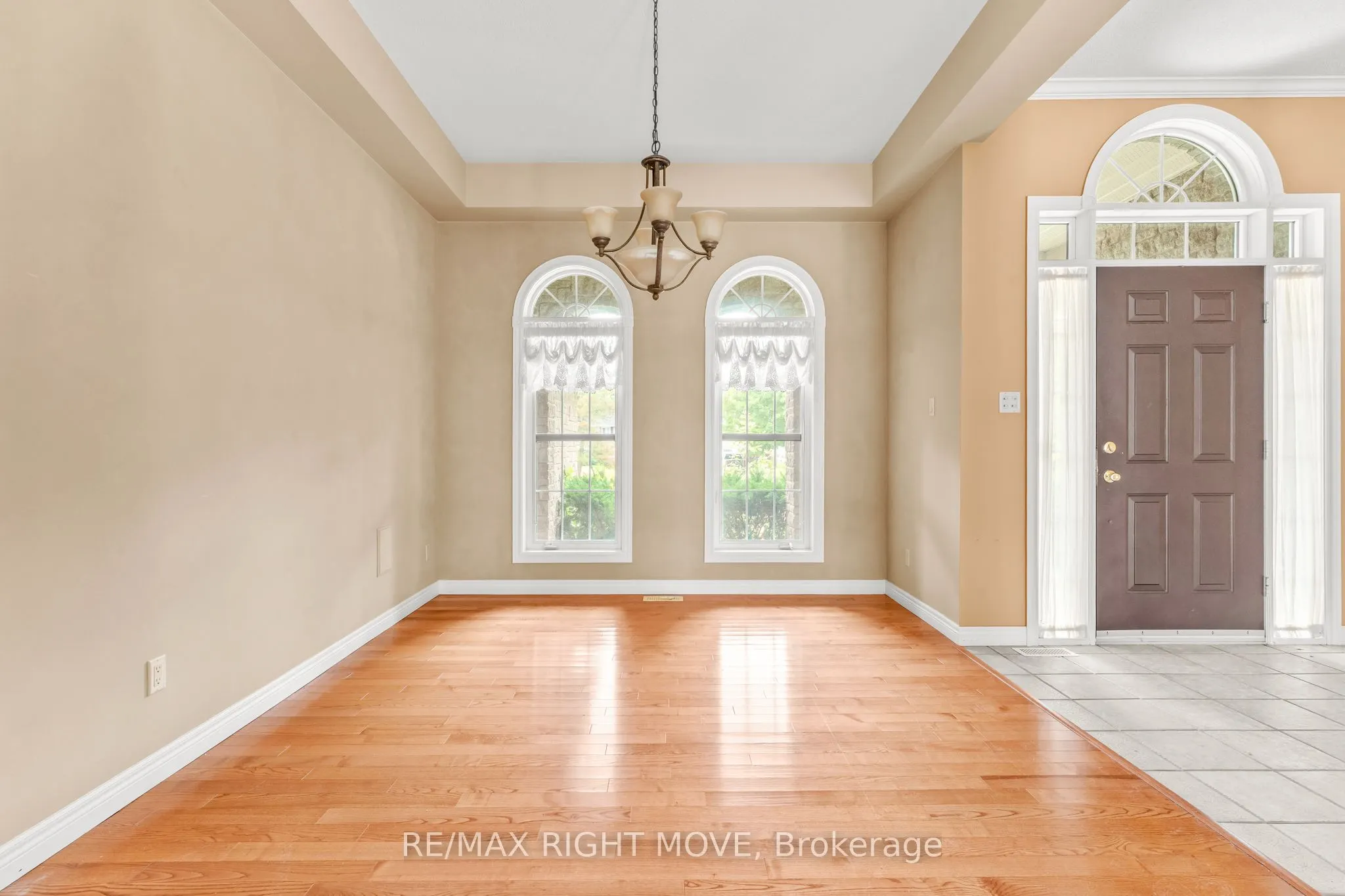 3 Thicketwood Place E