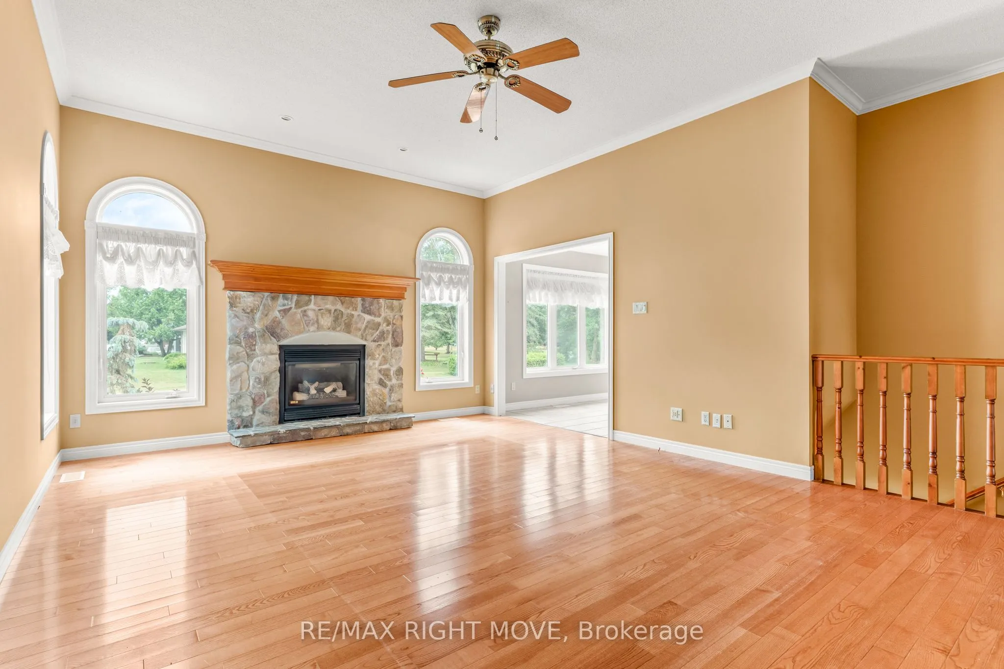 3 Thicketwood Place E